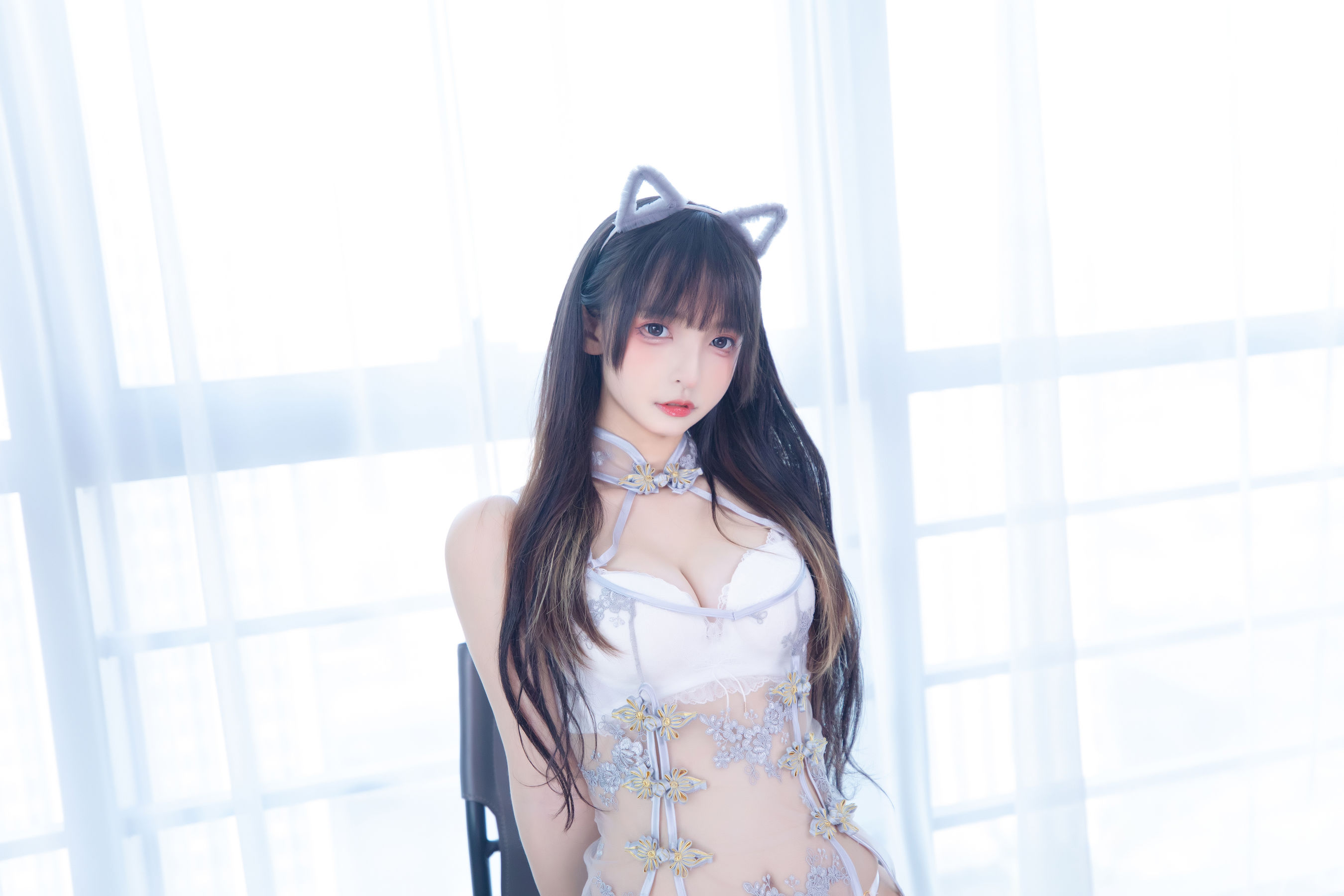 [福利COS] 萝莉神楽板真冬 之羞涩喵喵