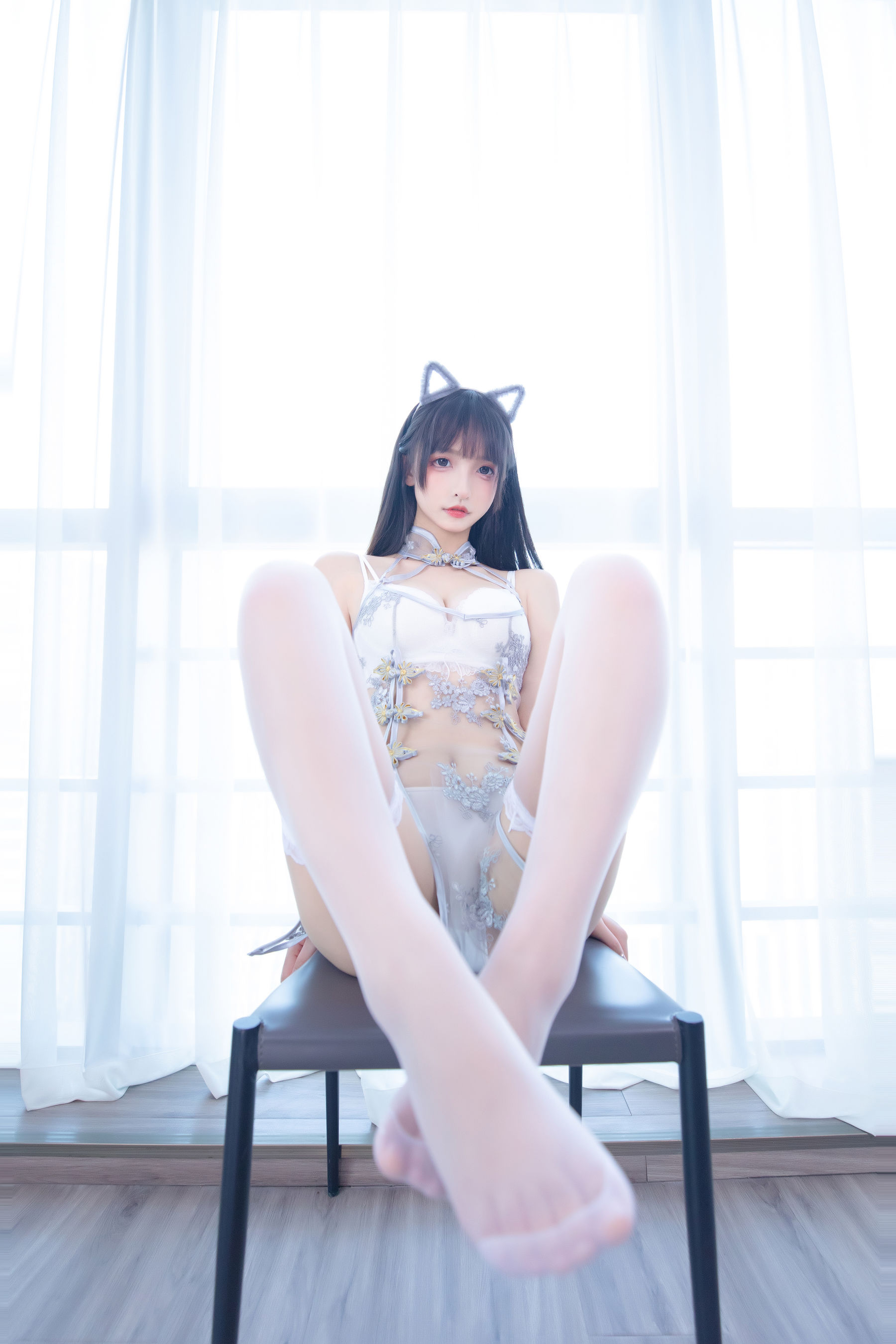 [福利COS] 萝莉神楽板真冬 之羞涩喵喵