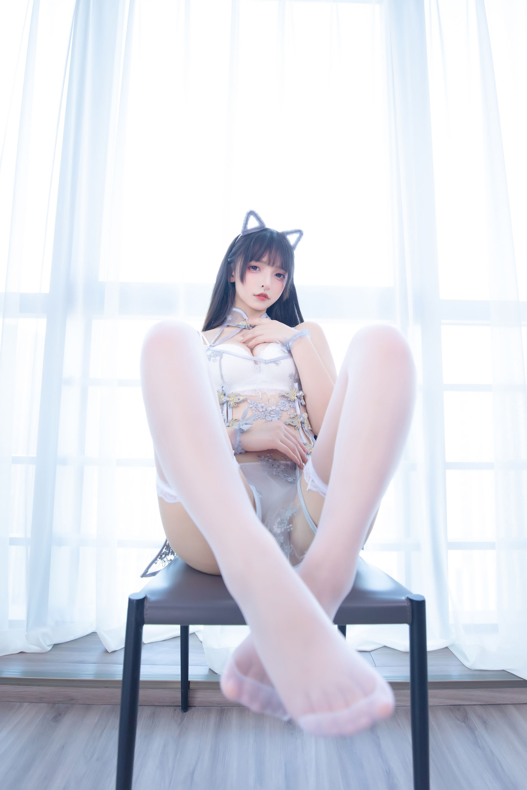 [福利COS] 萝莉神楽板真冬 之羞涩喵喵