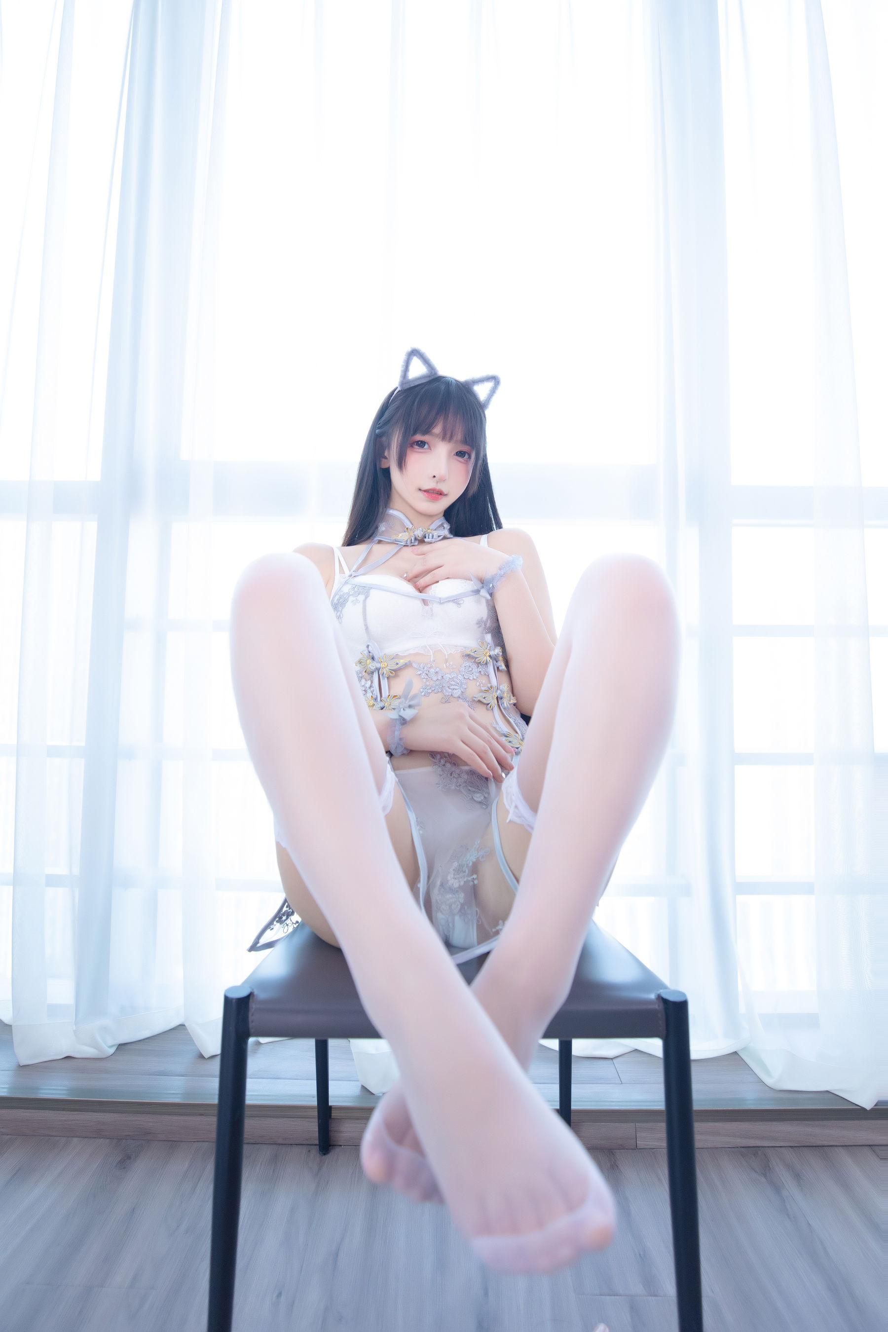 [福利COS] 萝莉神楽板真冬 之羞涩喵喵