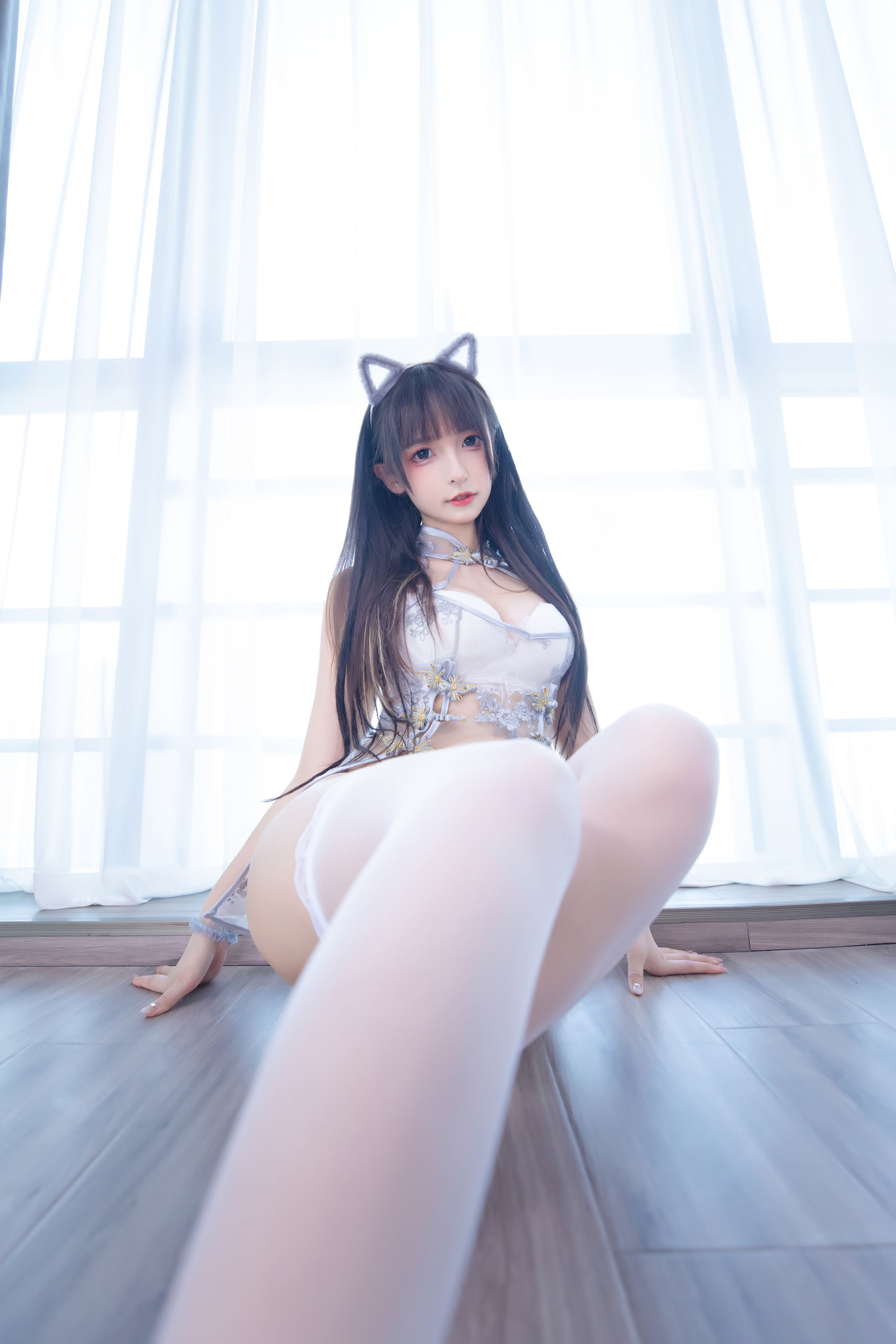 [福利COS] 萝莉神楽板真冬 之羞涩喵喵