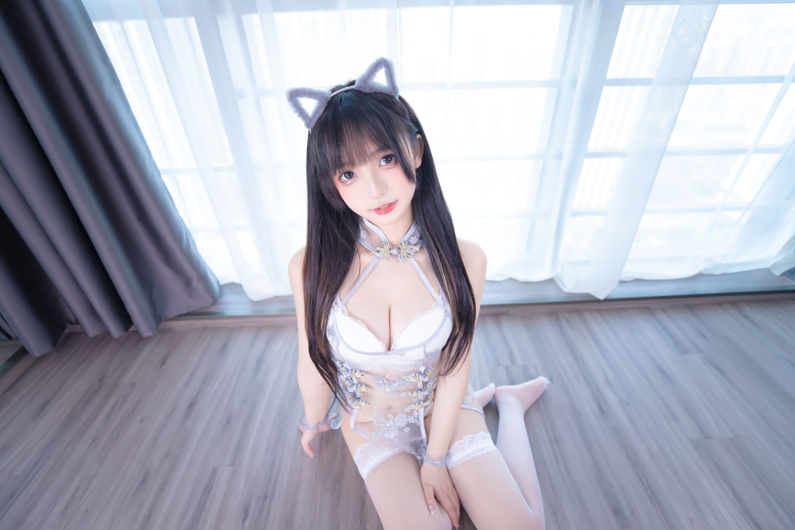 [福利COS] 萝莉神楽板真冬 之羞涩喵喵