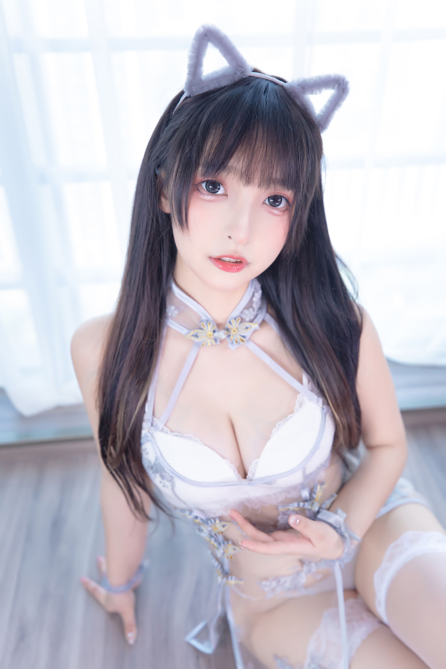 [福利COS] 萝莉神楽板真冬 之羞涩喵喵