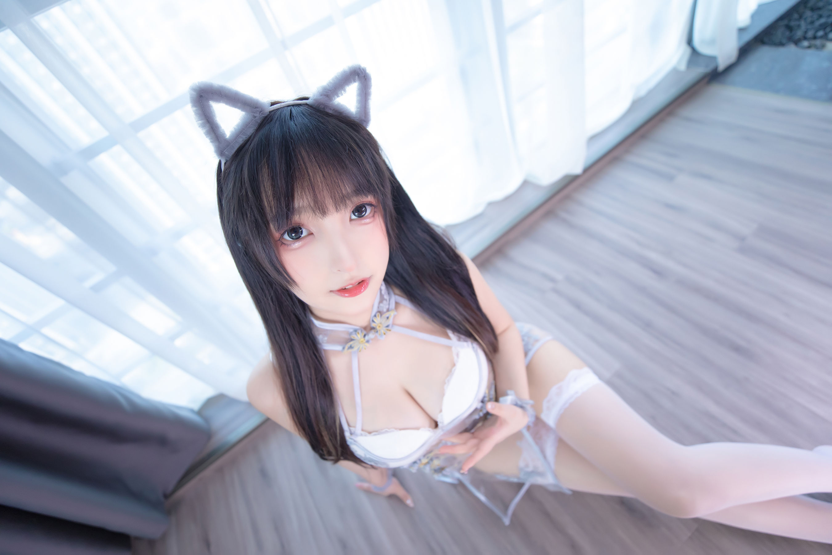 [福利COS] 萝莉神楽板真冬 之羞涩喵喵