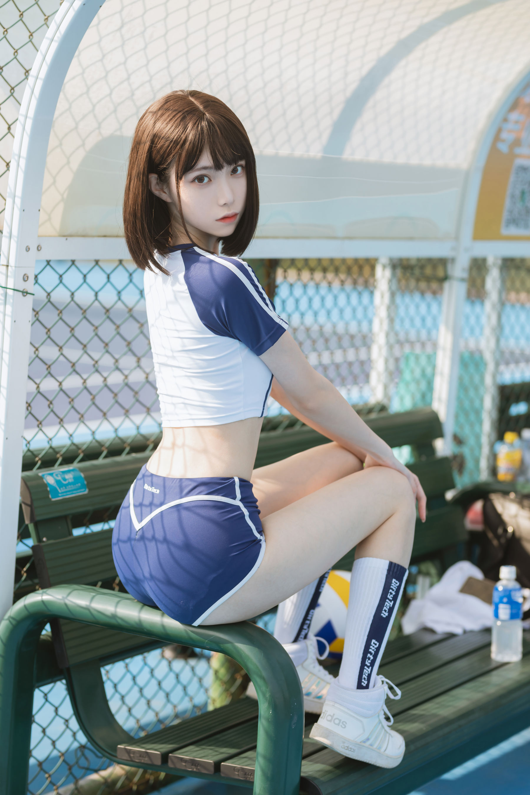 [福利COS] 许岚(叁月life) - 夏日运动服