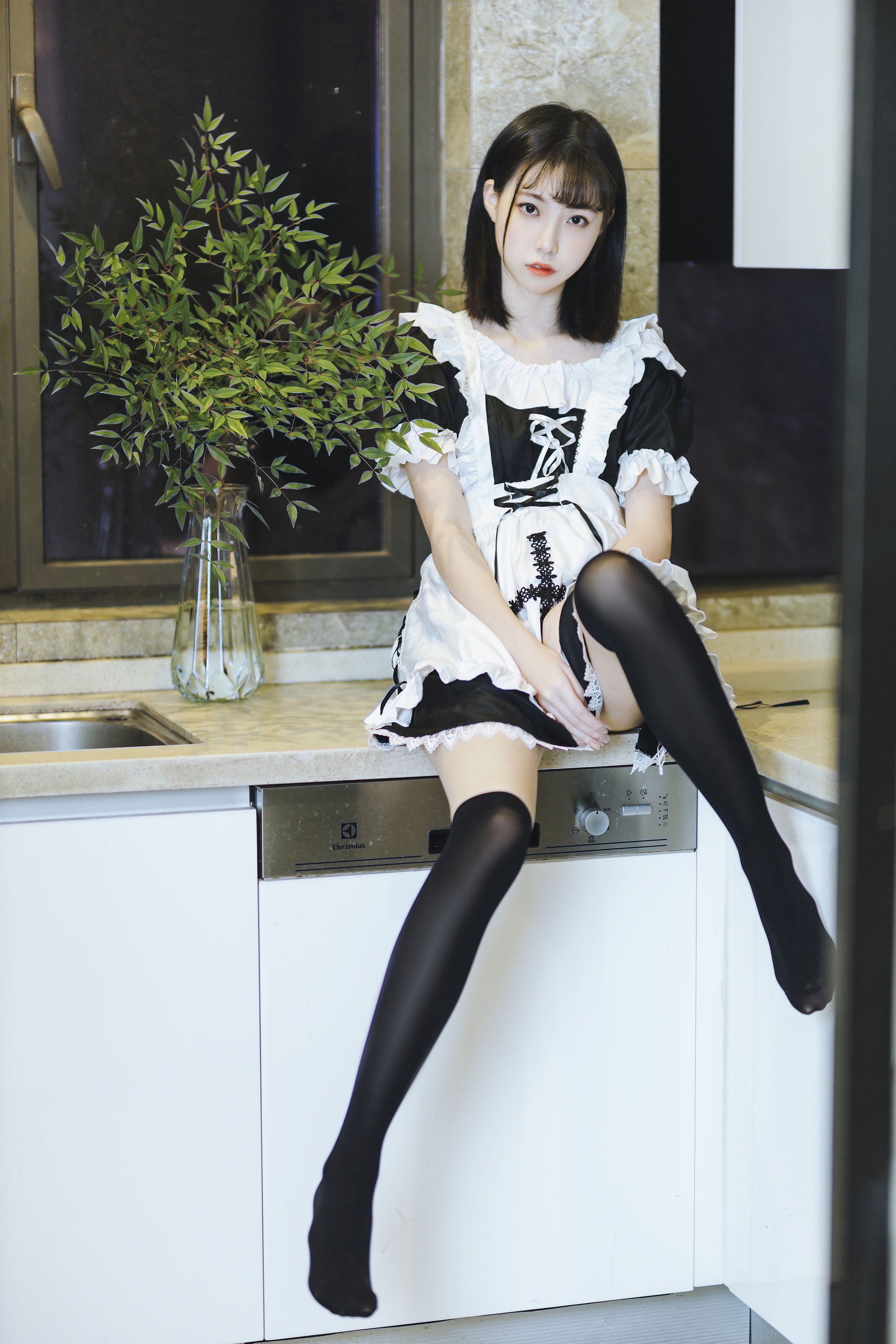 [福利COS] 许岚(叁月life) - 短裙女仆