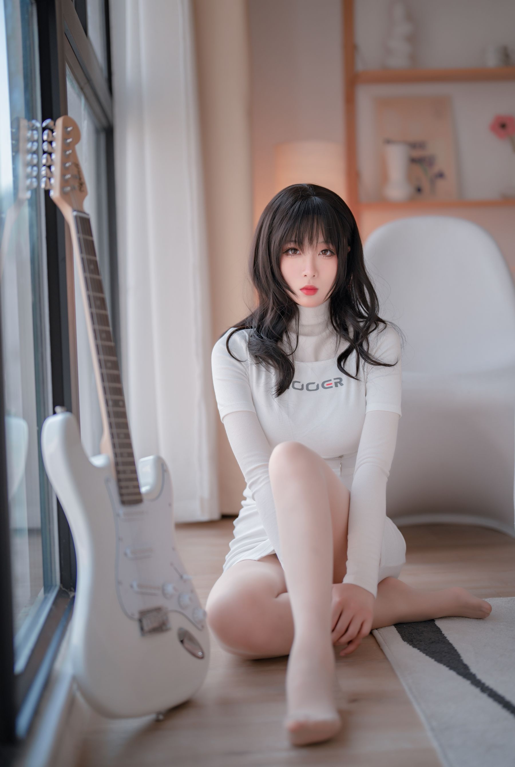 [福利COS] 轩萧学姐 - 吉他妹妹 肉丝套