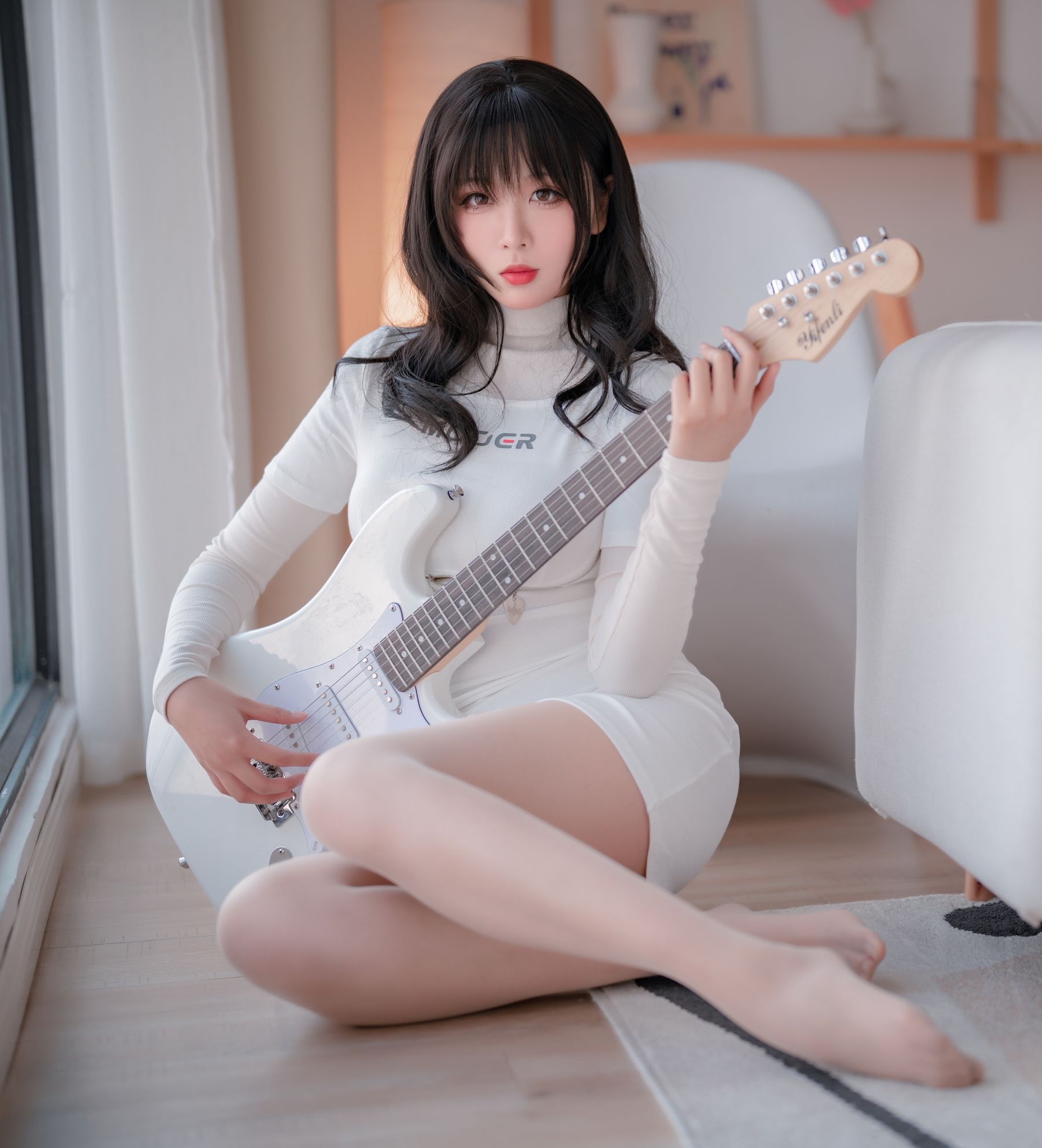 [福利COS] 轩萧学姐 - 吉他妹妹 肉丝套
