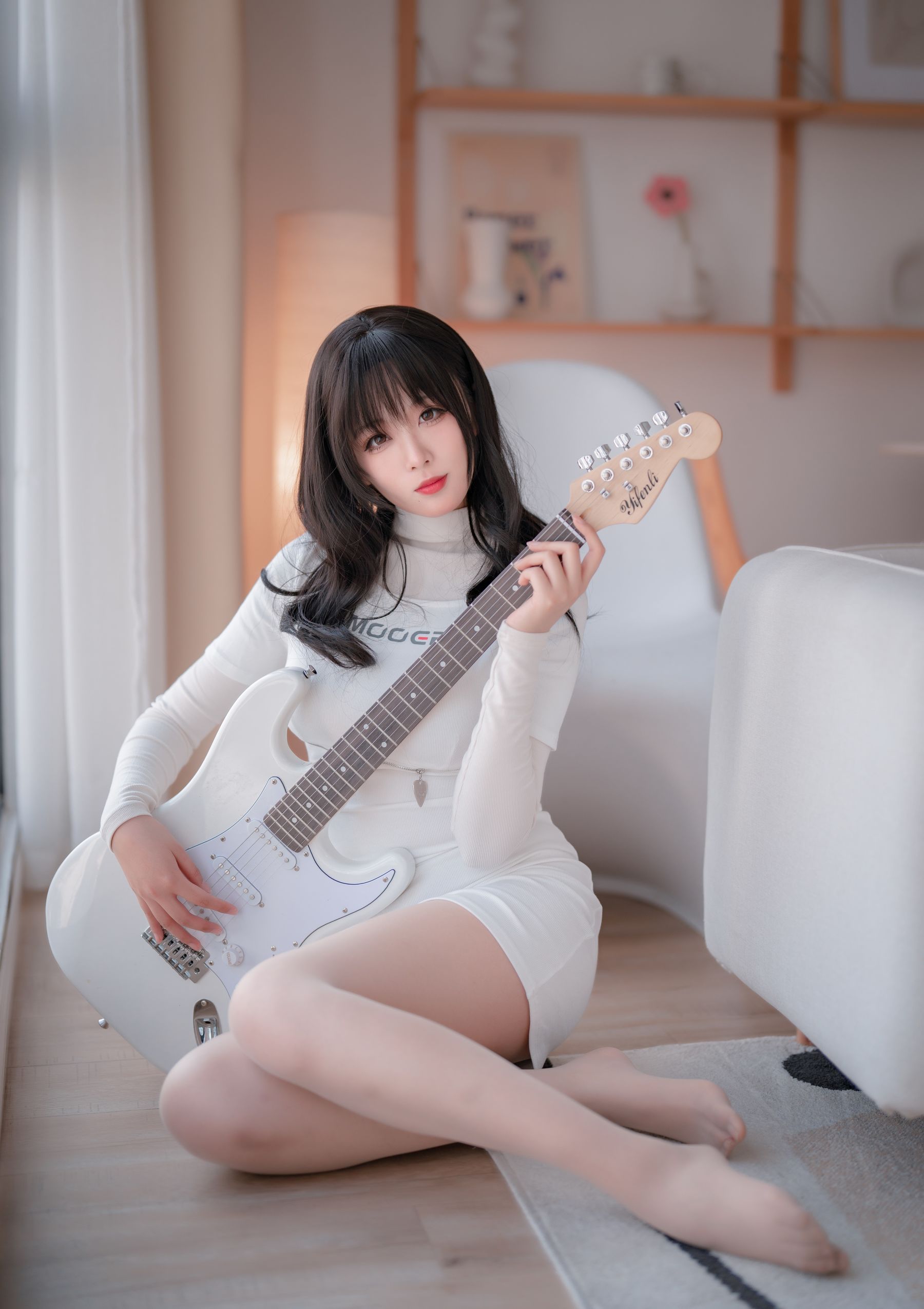 [福利COS] 轩萧学姐 - 吉他妹妹 肉丝套