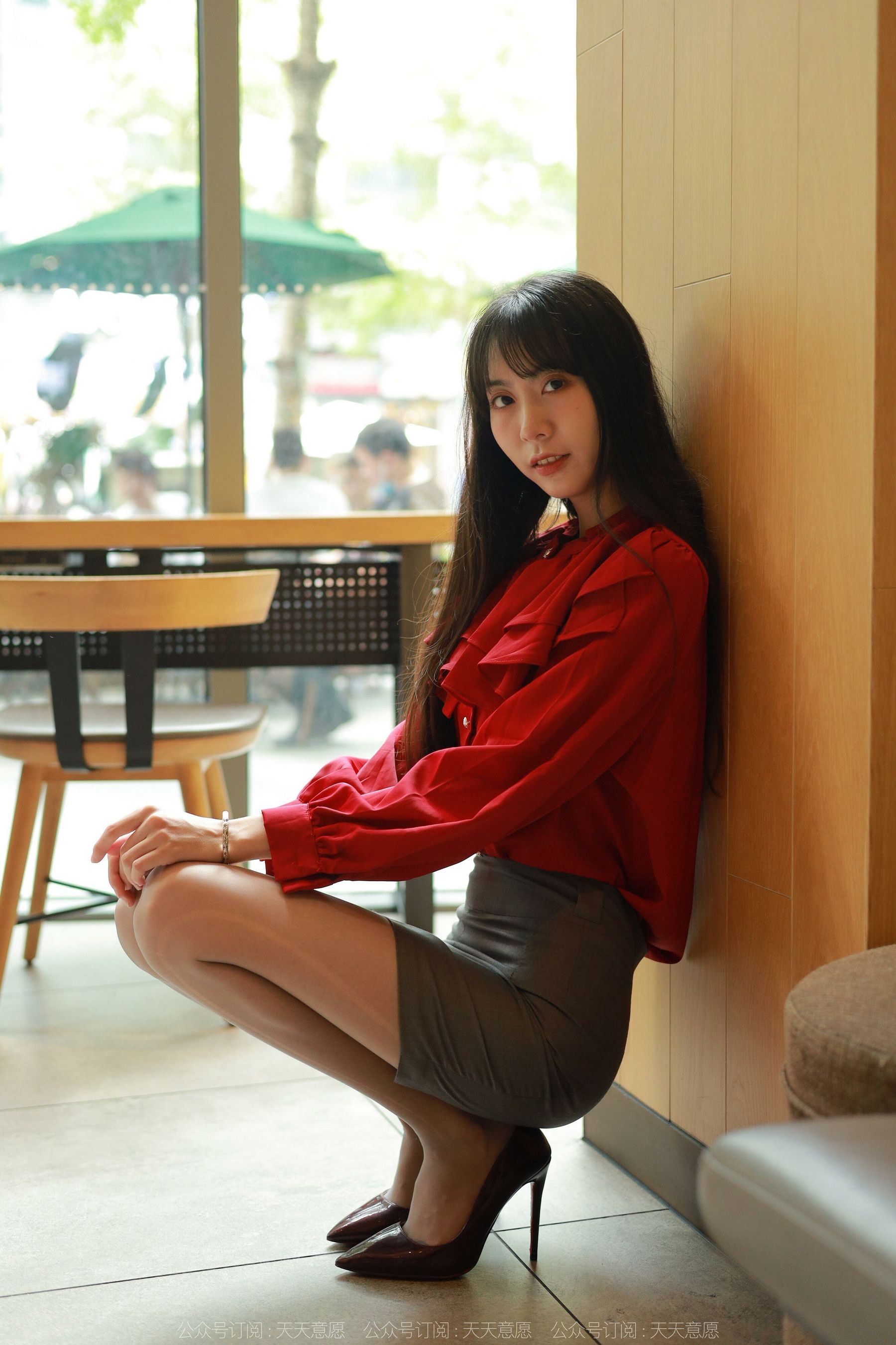 [IESS异思趣向] 团团 对面的美女同事
