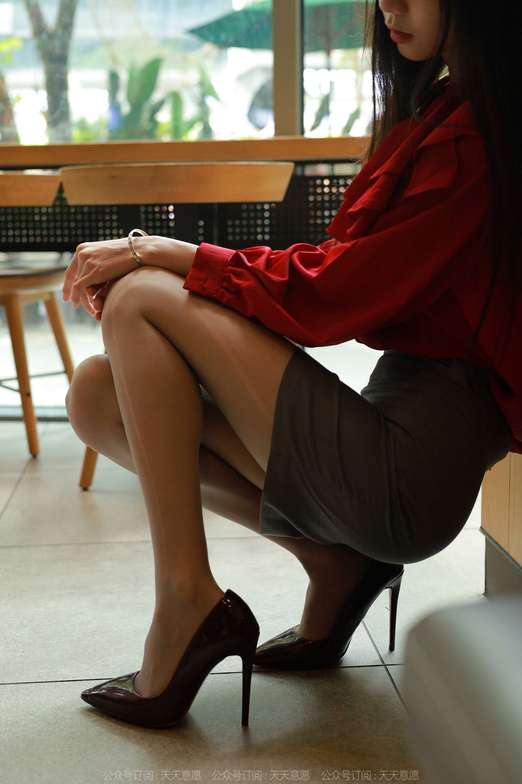 [IESS异思趣向] 团团 对面的美女同事