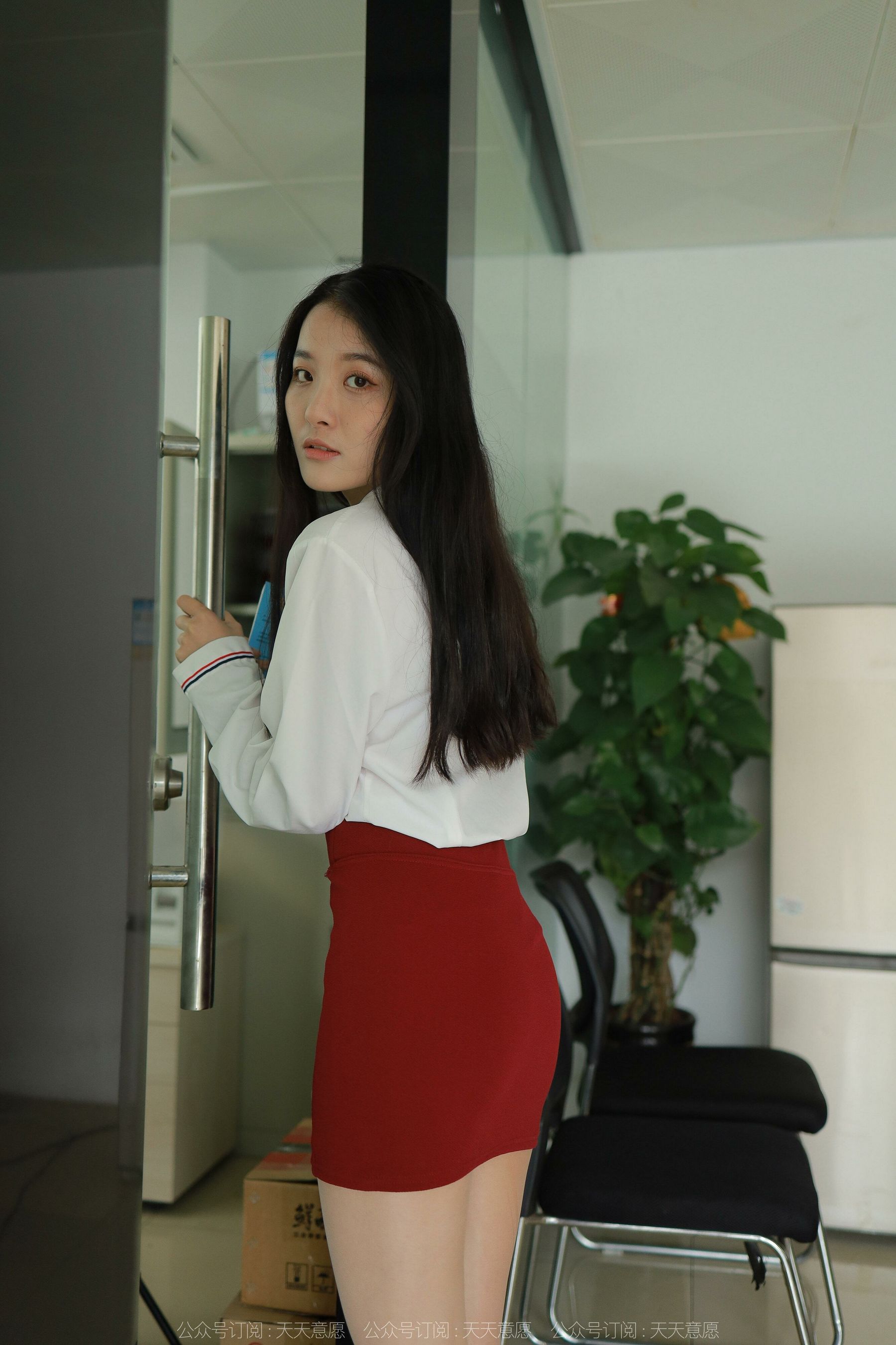 [IESS异思趣向] 婉萍 财务部美女