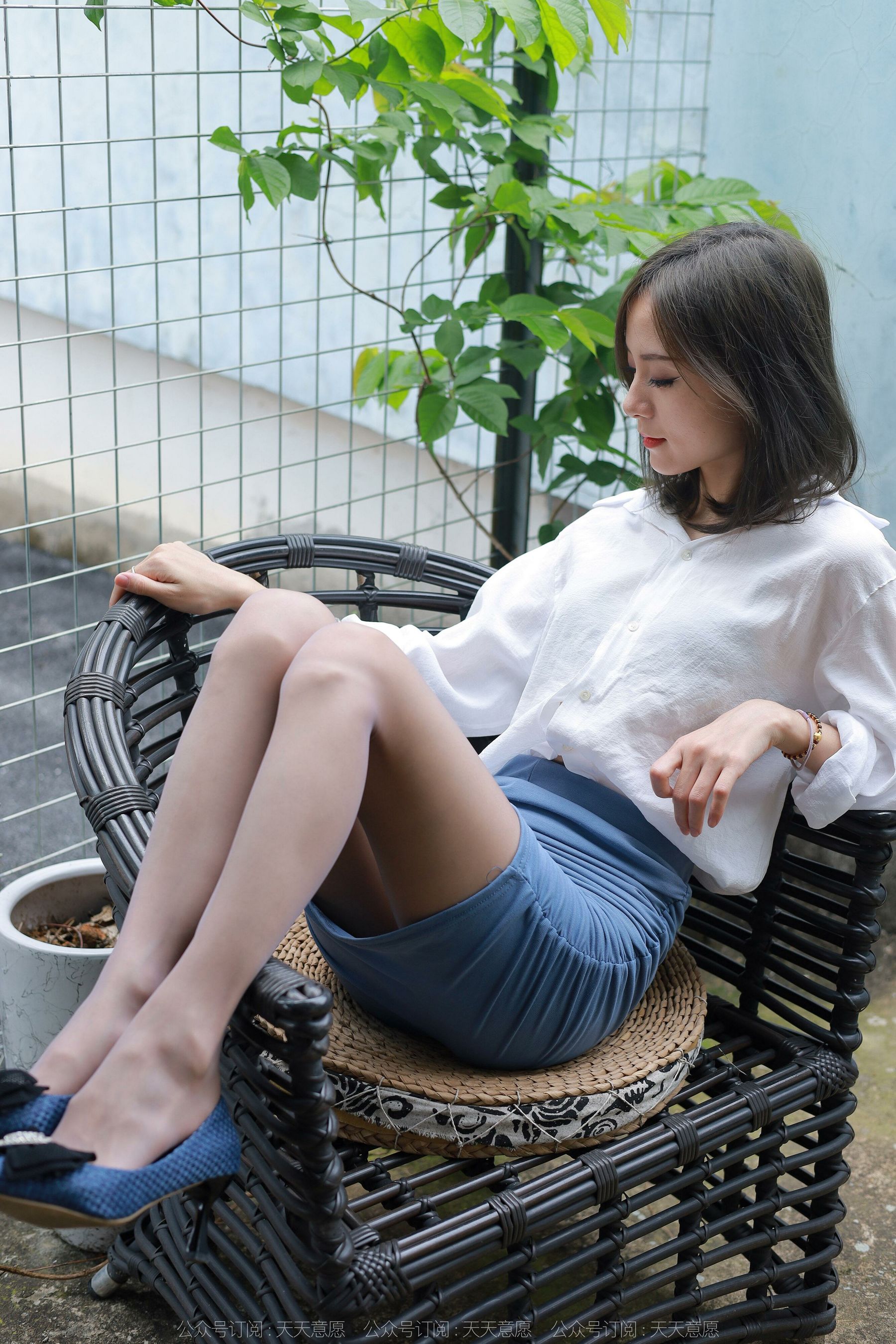 [IESS异思趣向] 小六 蓝鞋灰丝