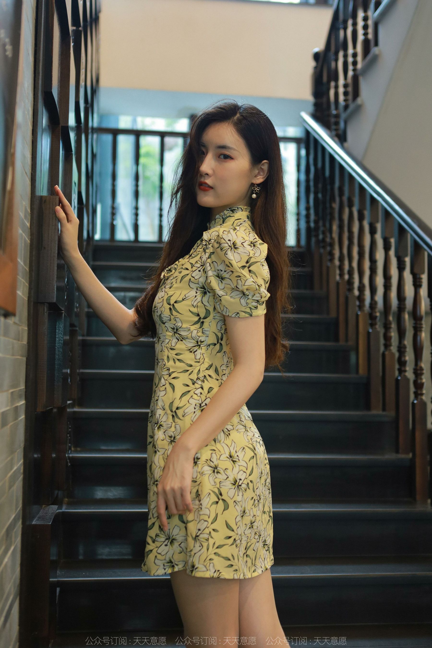 [IESS异思趣向] 小宝 长腿连衣裙