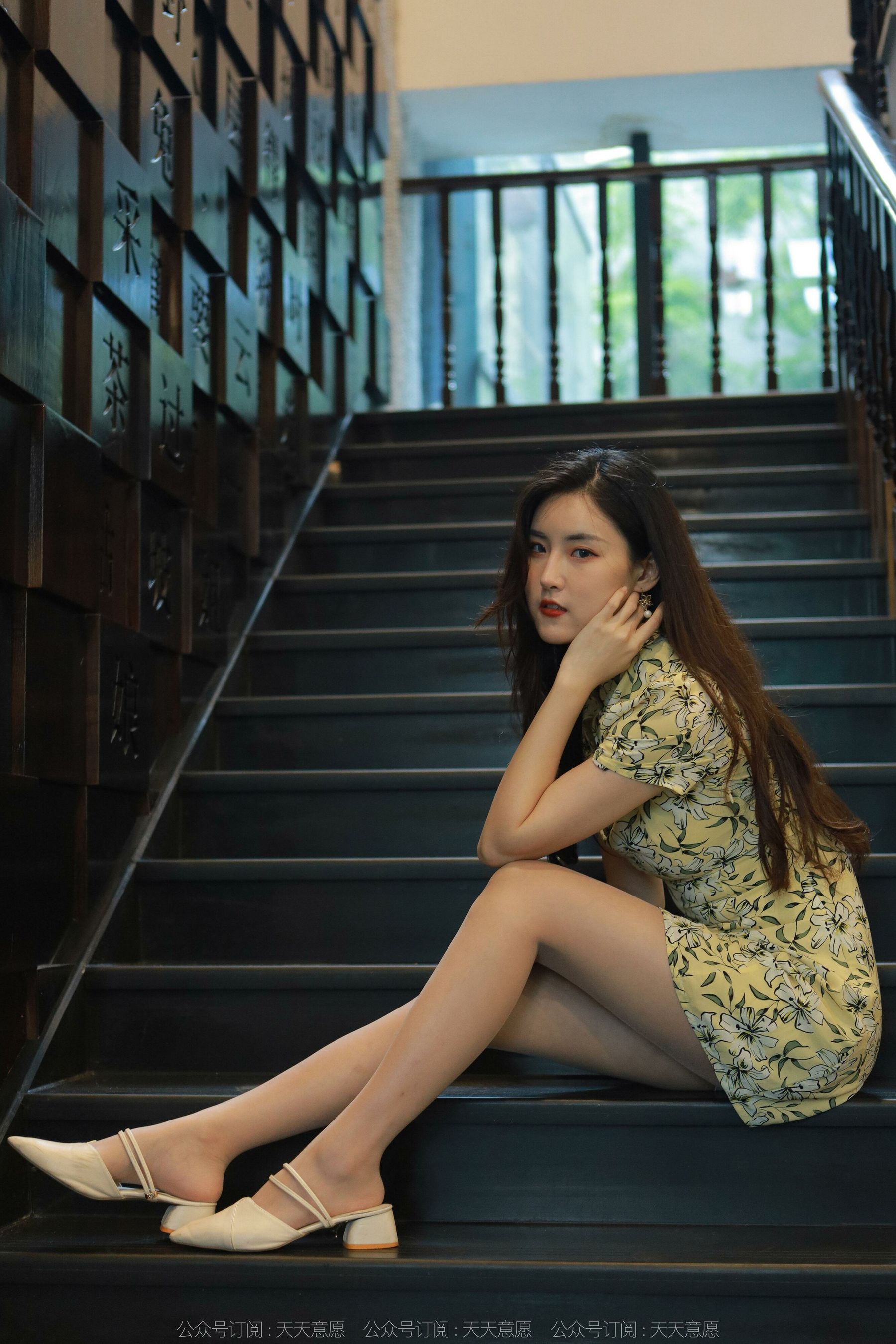 [IESS异思趣向] 小宝 长腿连衣裙