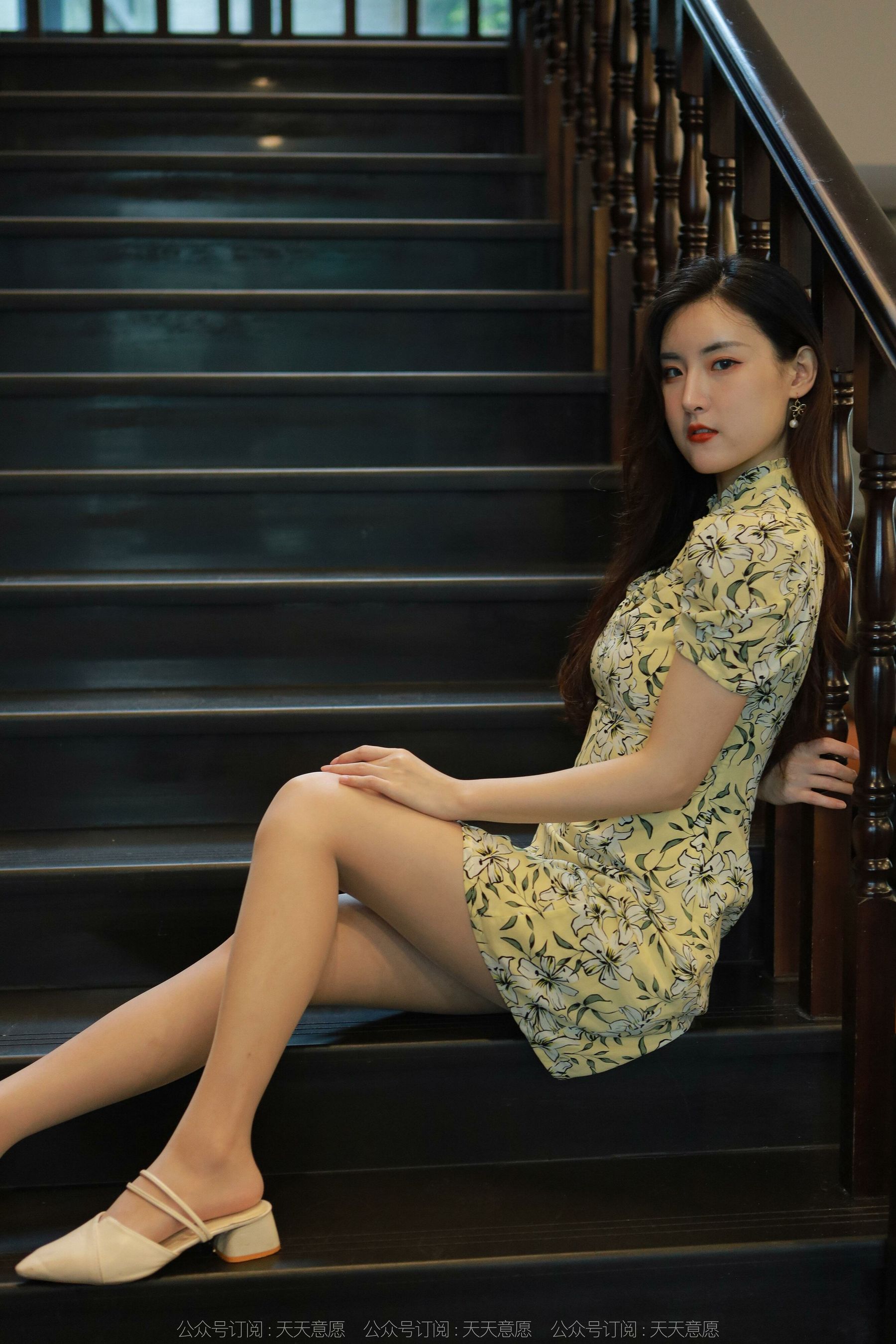 [IESS异思趣向] 小宝 长腿连衣裙