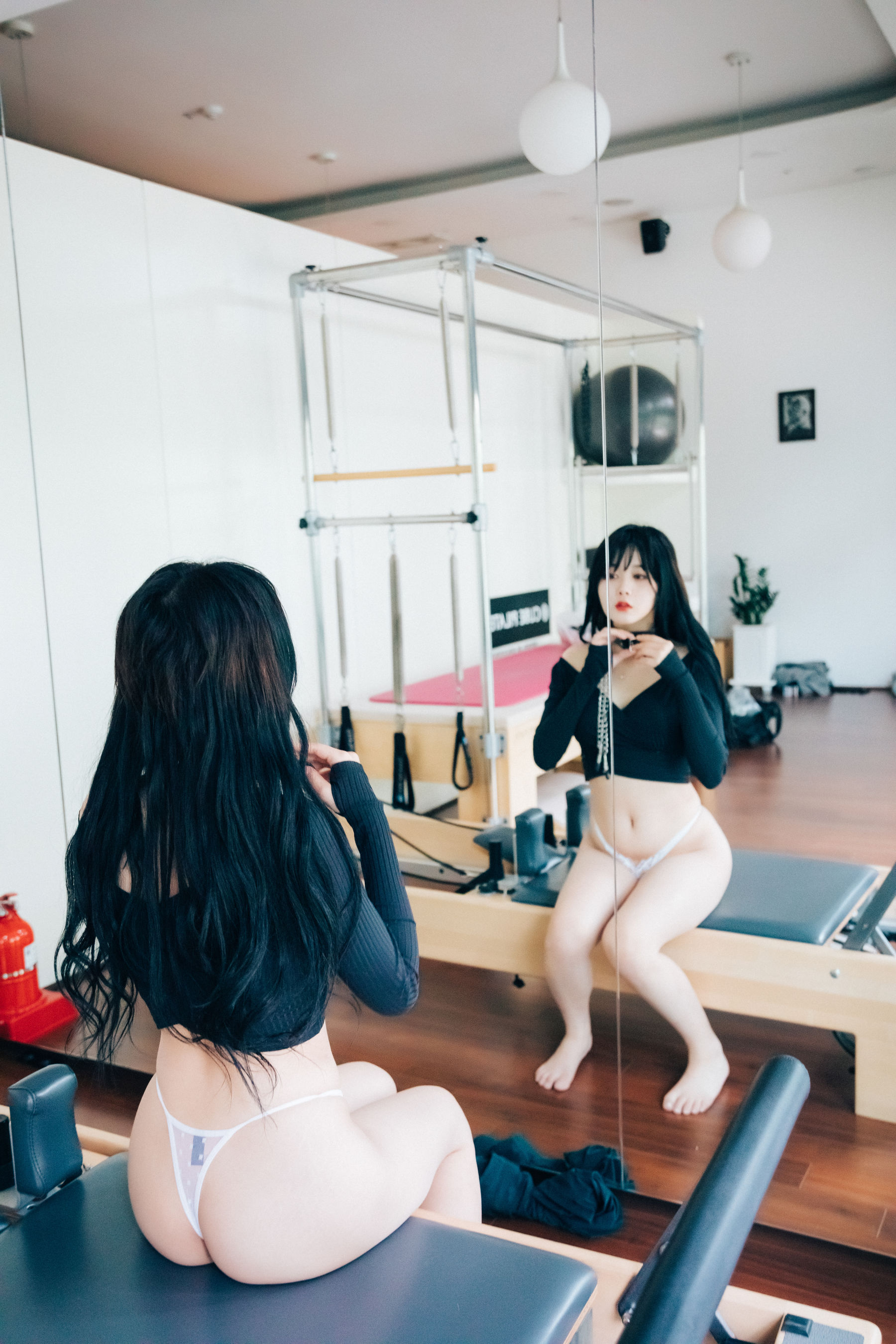 [LOOZY]  Zia - Pilates instructor