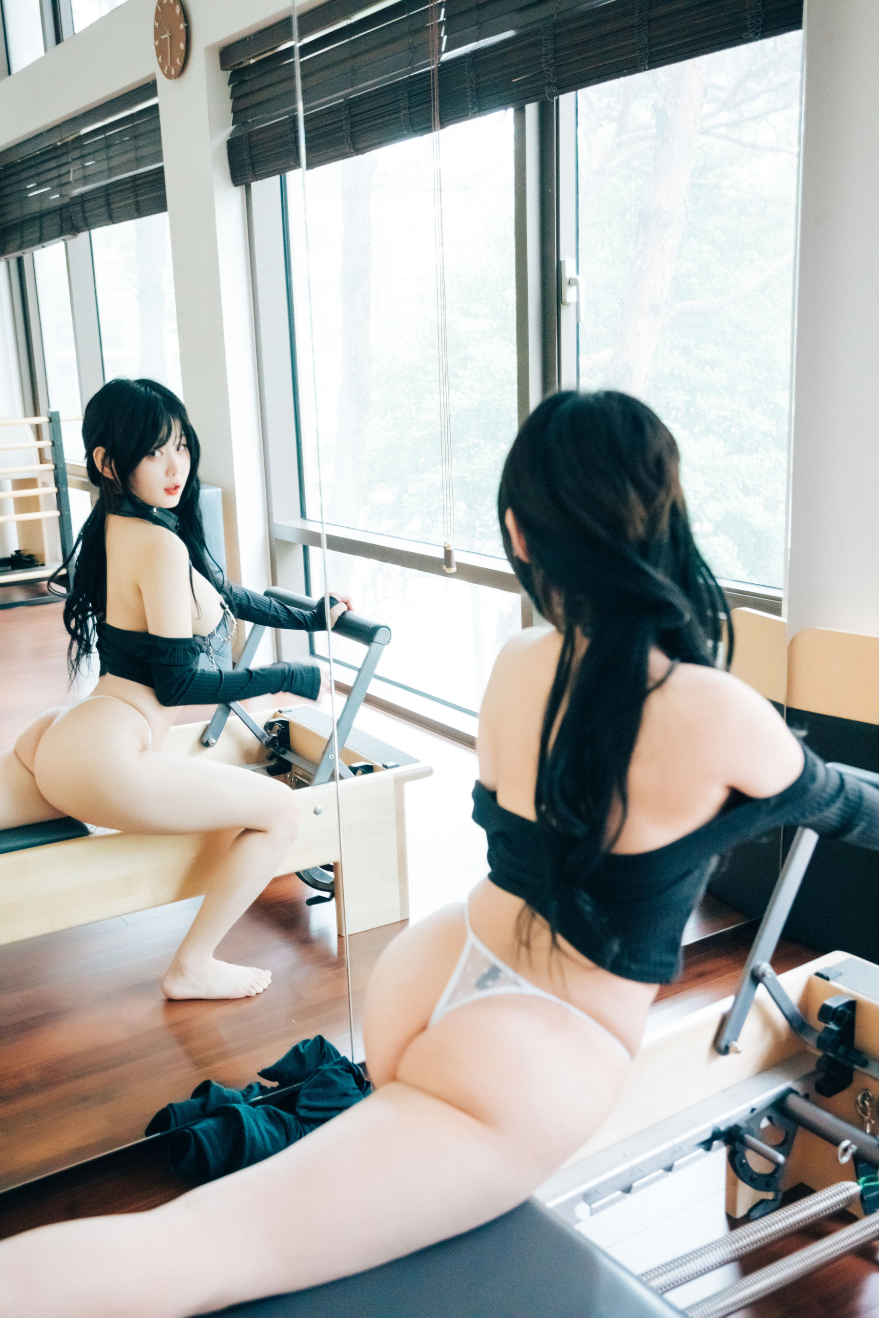 [LOOZY]  Zia - Pilates instructor