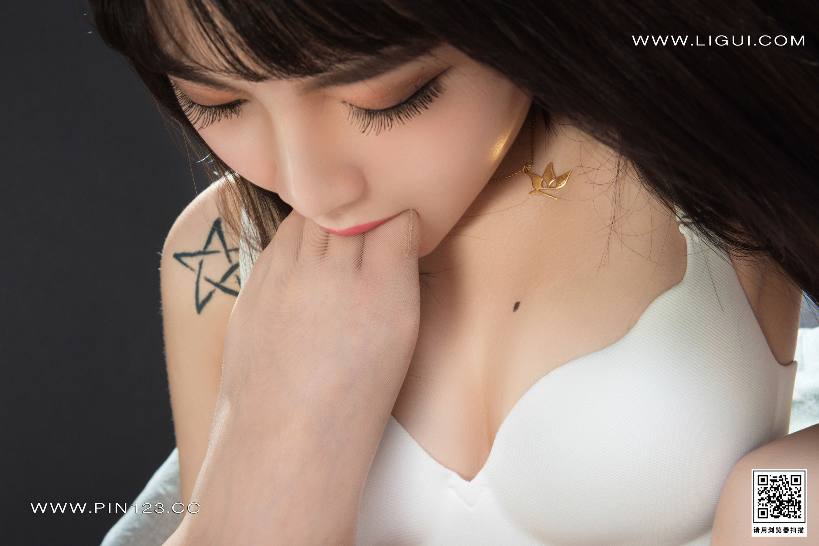 [丽柜Ligui]  心心&小七 双生花-丝情袜意
