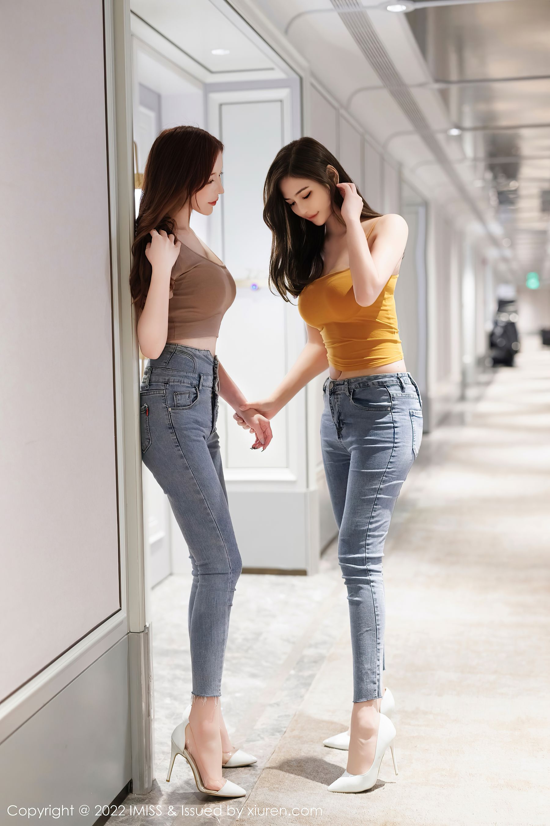 [爱蜜社IMiss] Vol.697 @Lavinia肉肉&@LindaLinda 模特合集