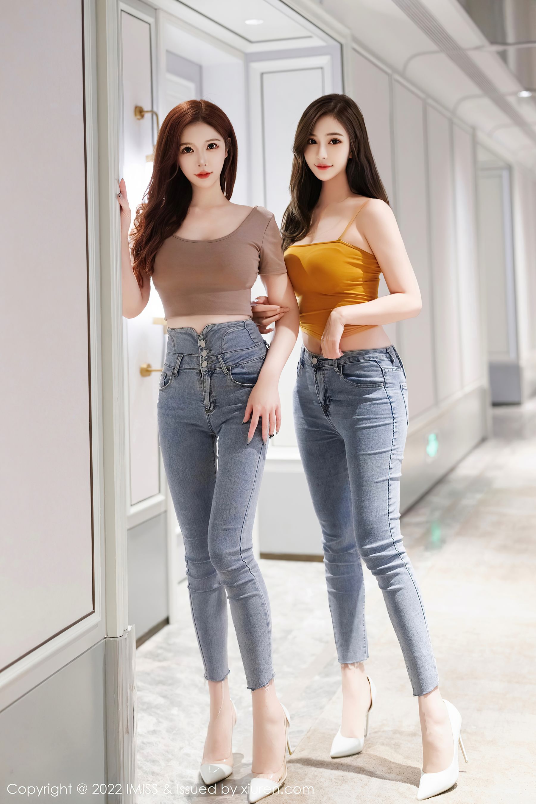 [爱蜜社IMiss] Vol.697 @Lavinia肉肉&@LindaLinda 模特合集