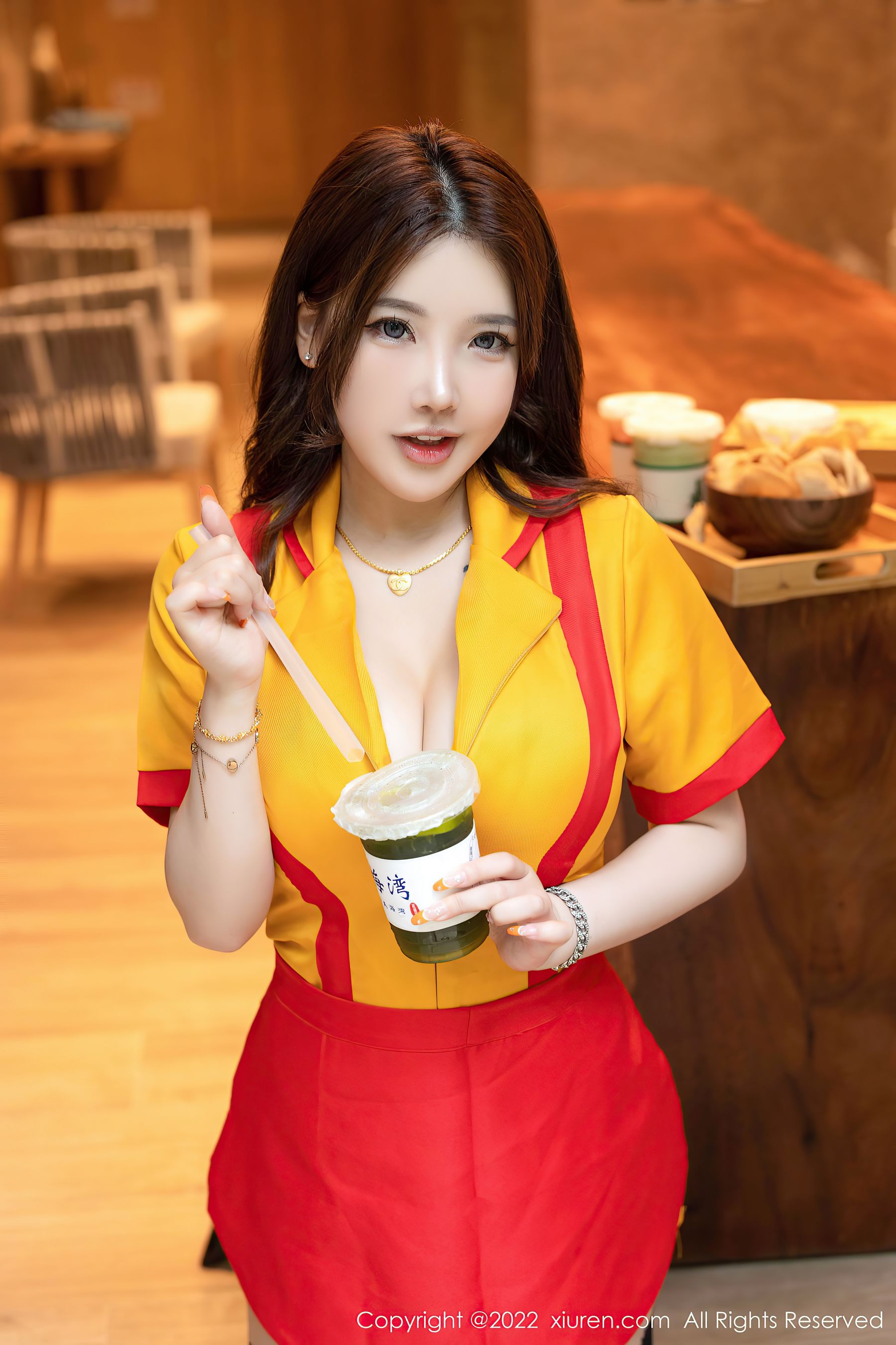 [秀人XiuRen] No.5509 小海臀Rena
