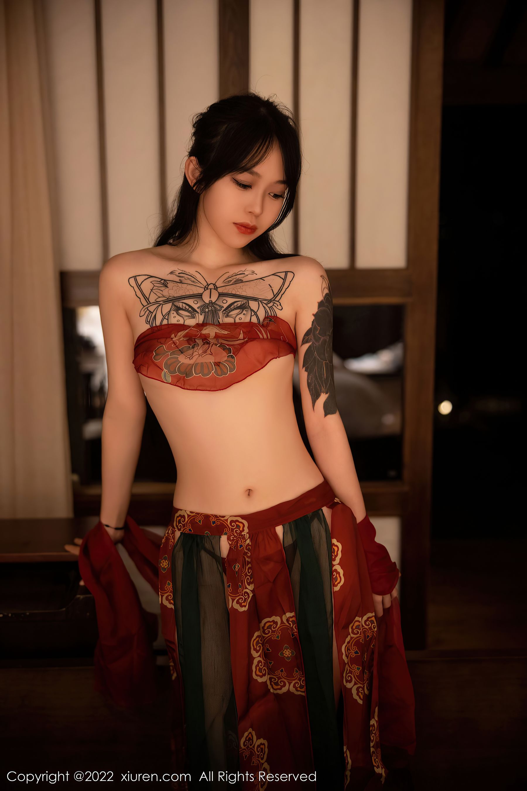 [秀人XiuRen] No.5527 奶瓶