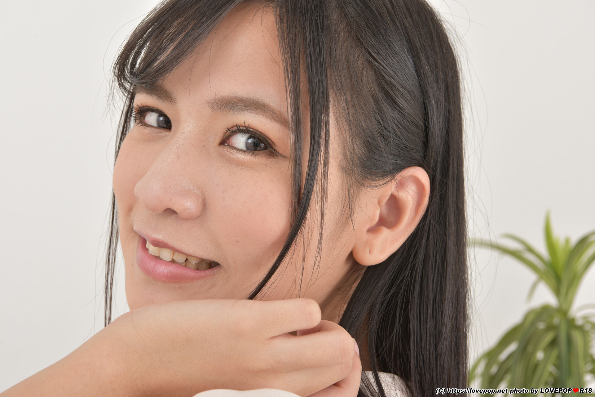 [LOVEPOP] Rin Miyazaki 宮崎リン Photoset 05