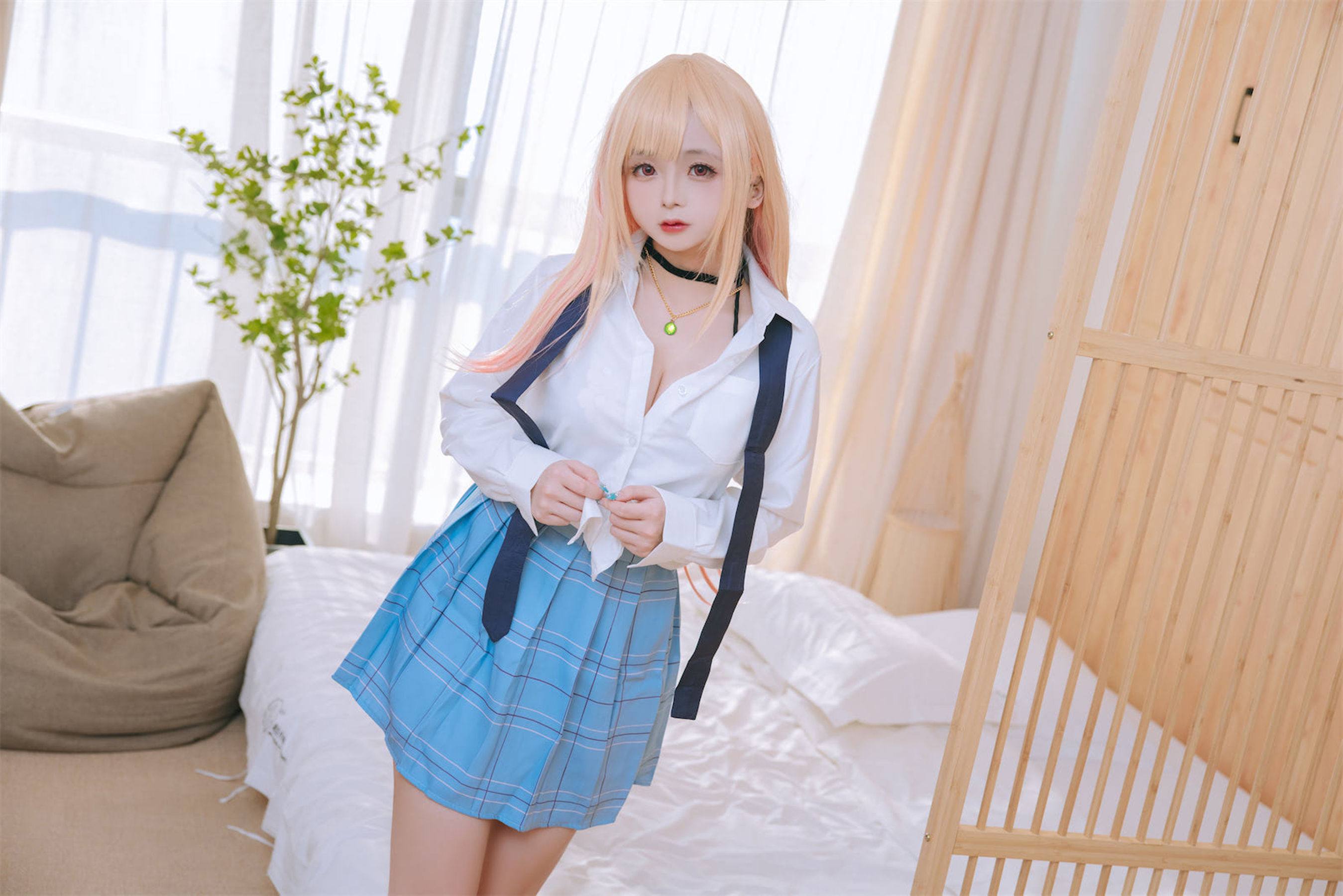 [福利COS] Cosplay日奈娇 - 更衣人偶喜多川海梦泳装