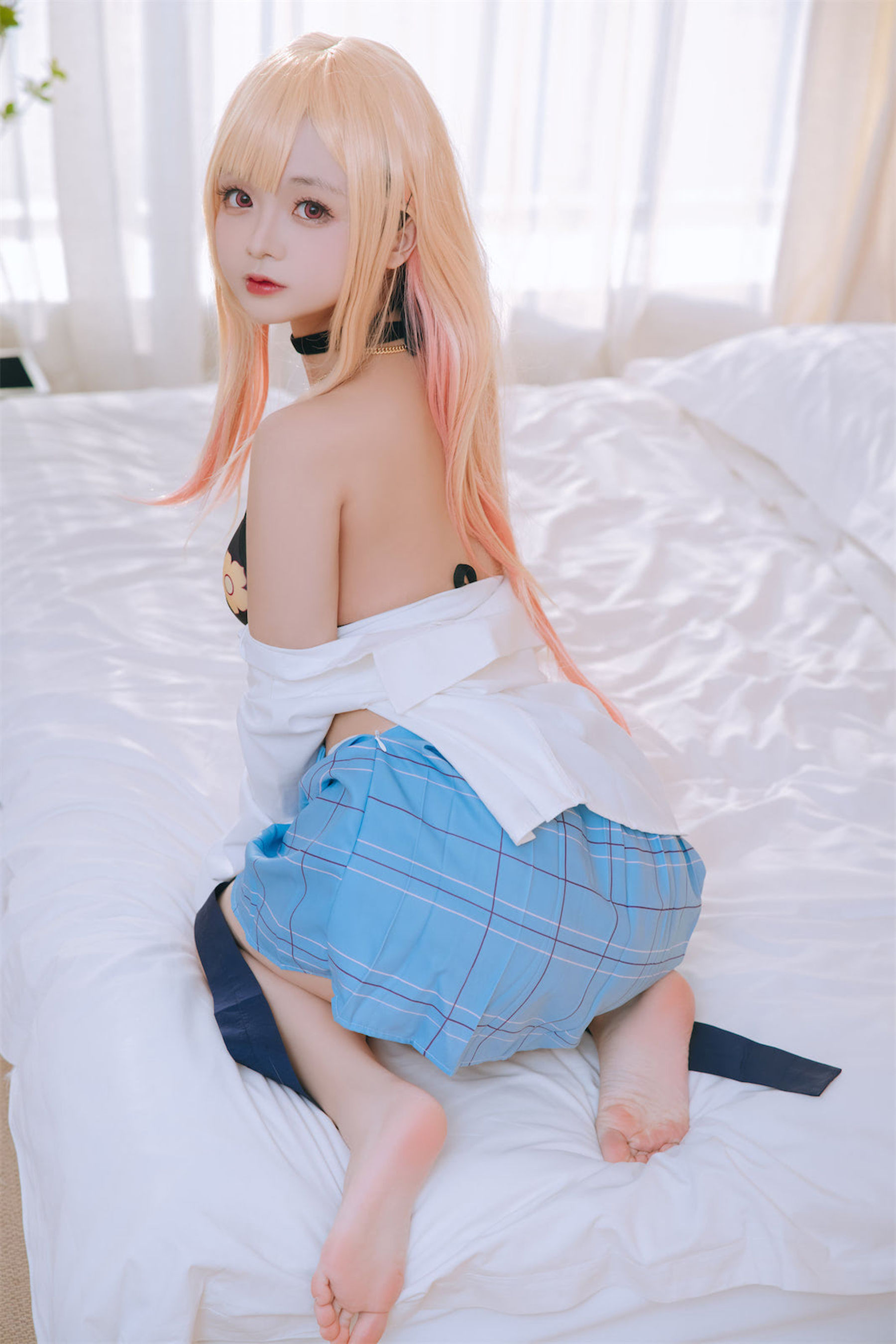 [福利COS] Cosplay日奈娇 - 更衣人偶喜多川海梦泳装