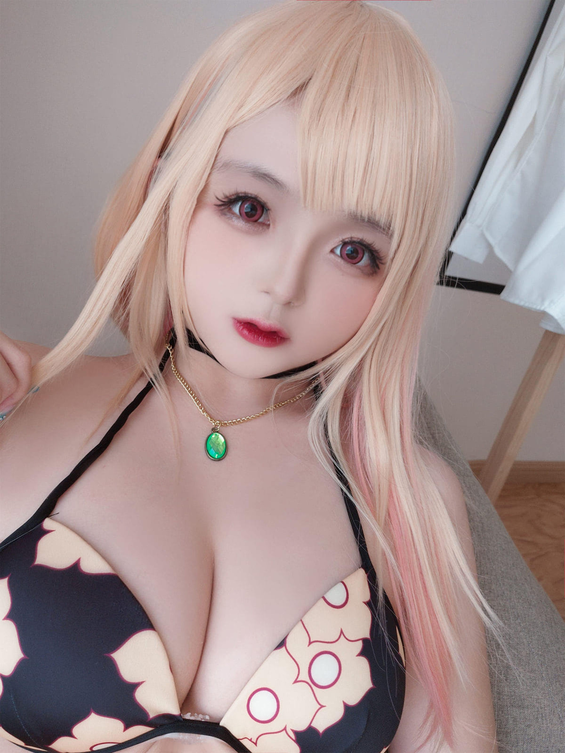 [福利COS] Cosplay日奈娇 - 更衣人偶喜多川海梦泳装