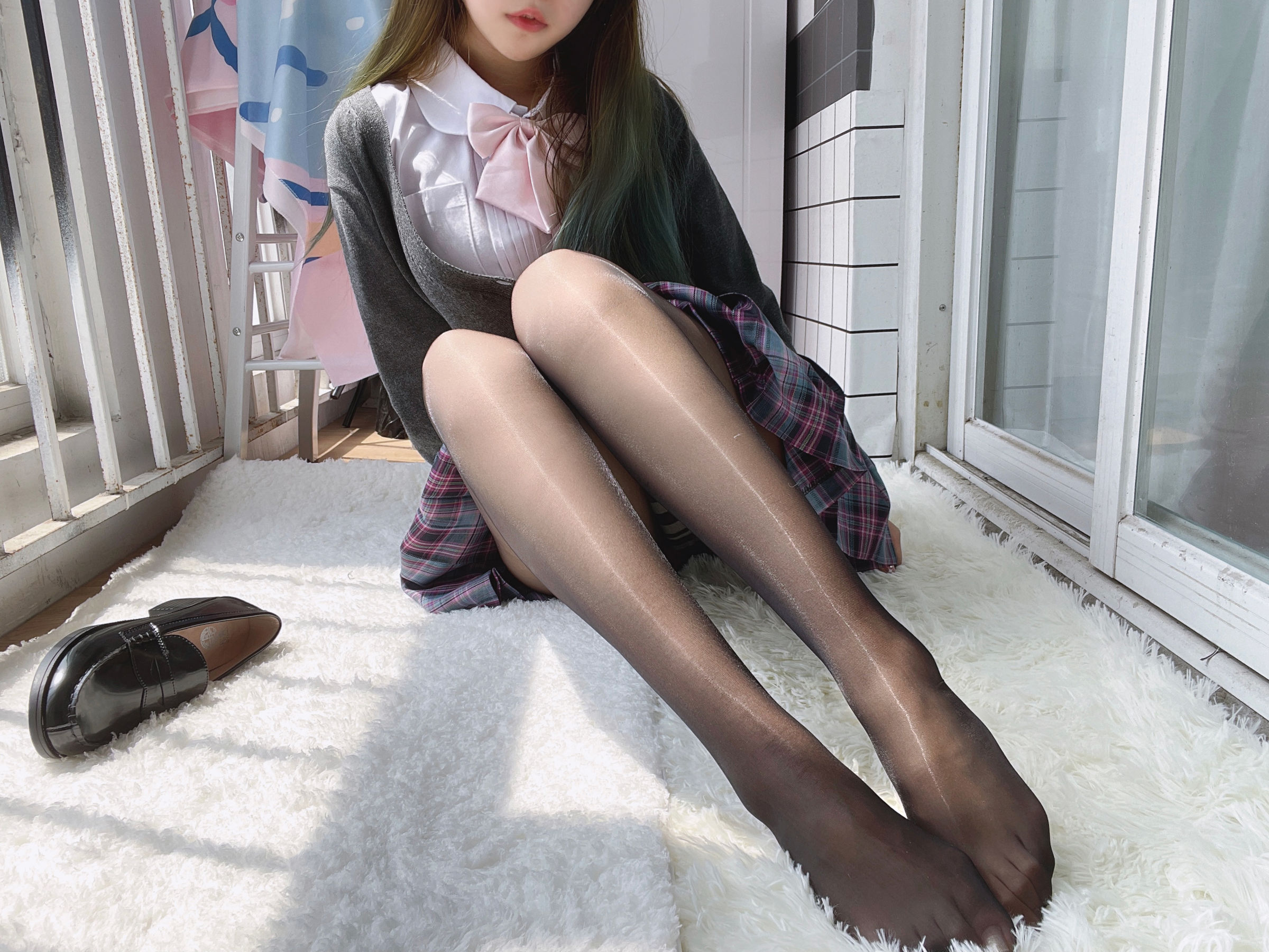 [福利COS] eloise软软 - JK黑丝