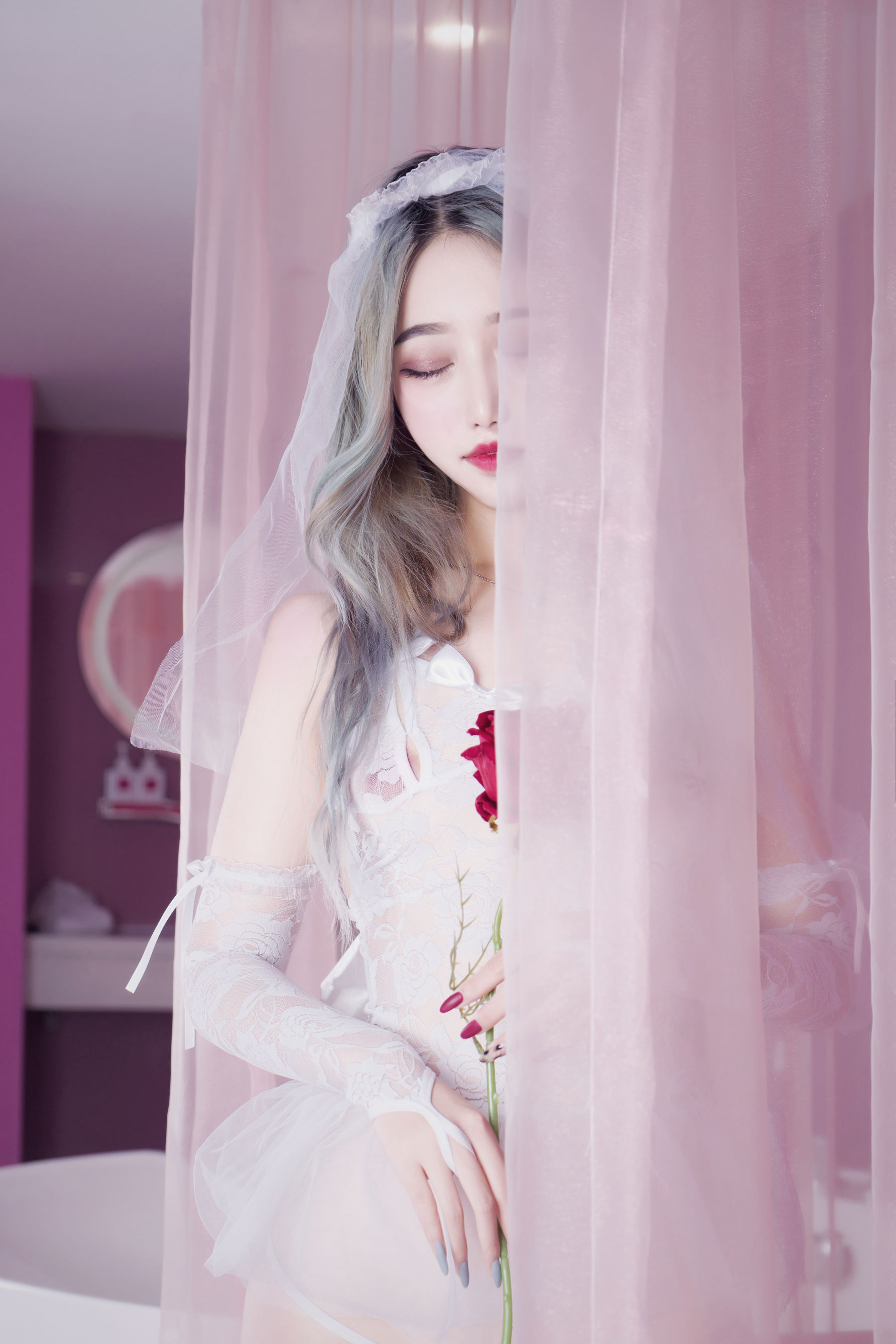 [福利COS] eloise软软 - 入水蕾丝