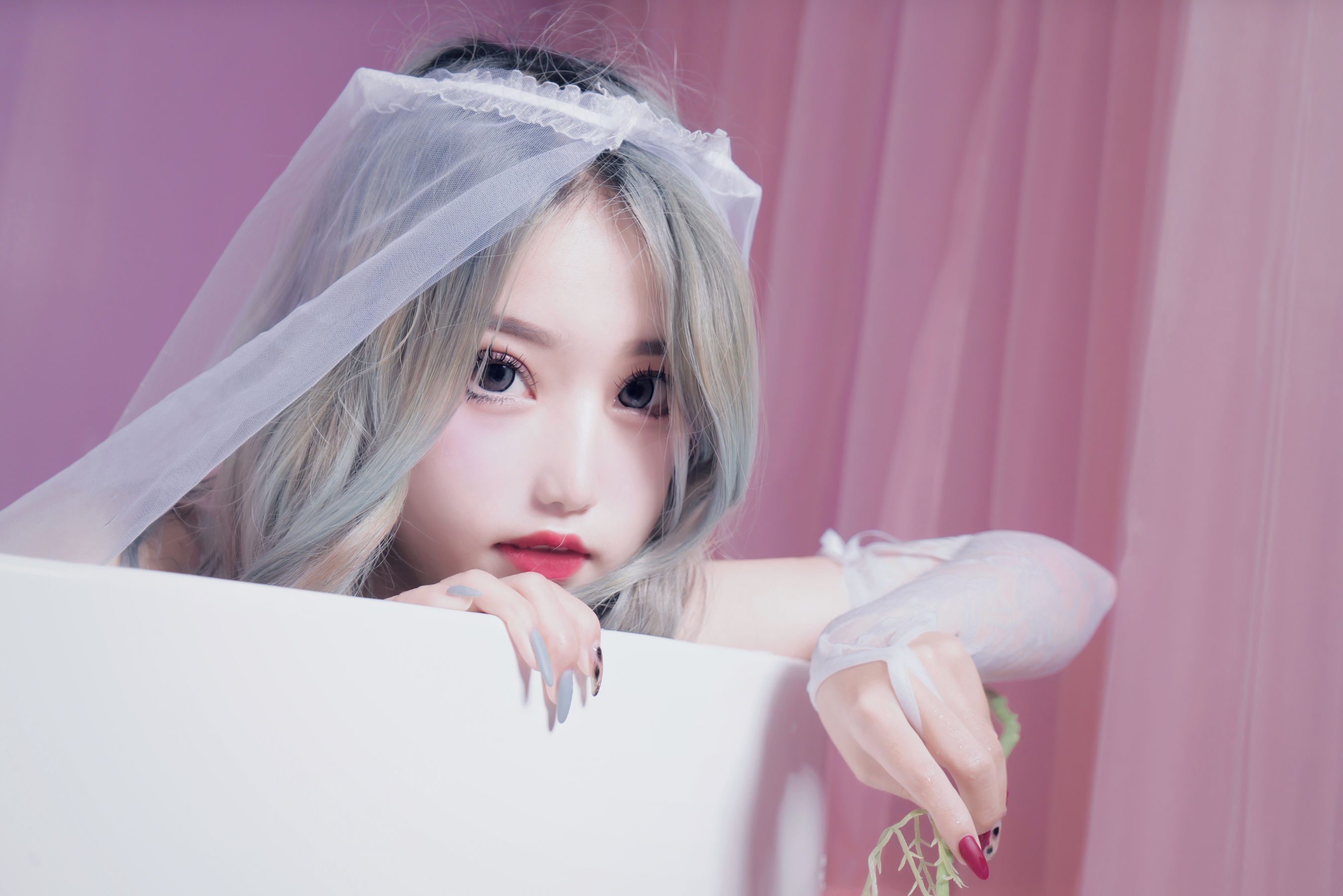 [福利COS] eloise软软 - 入水蕾丝