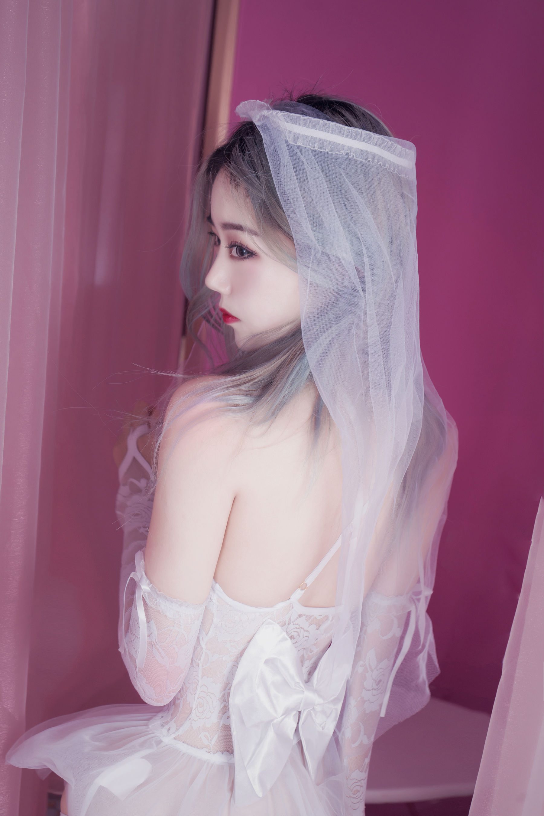 [福利COS] eloise软软 - 入水蕾丝