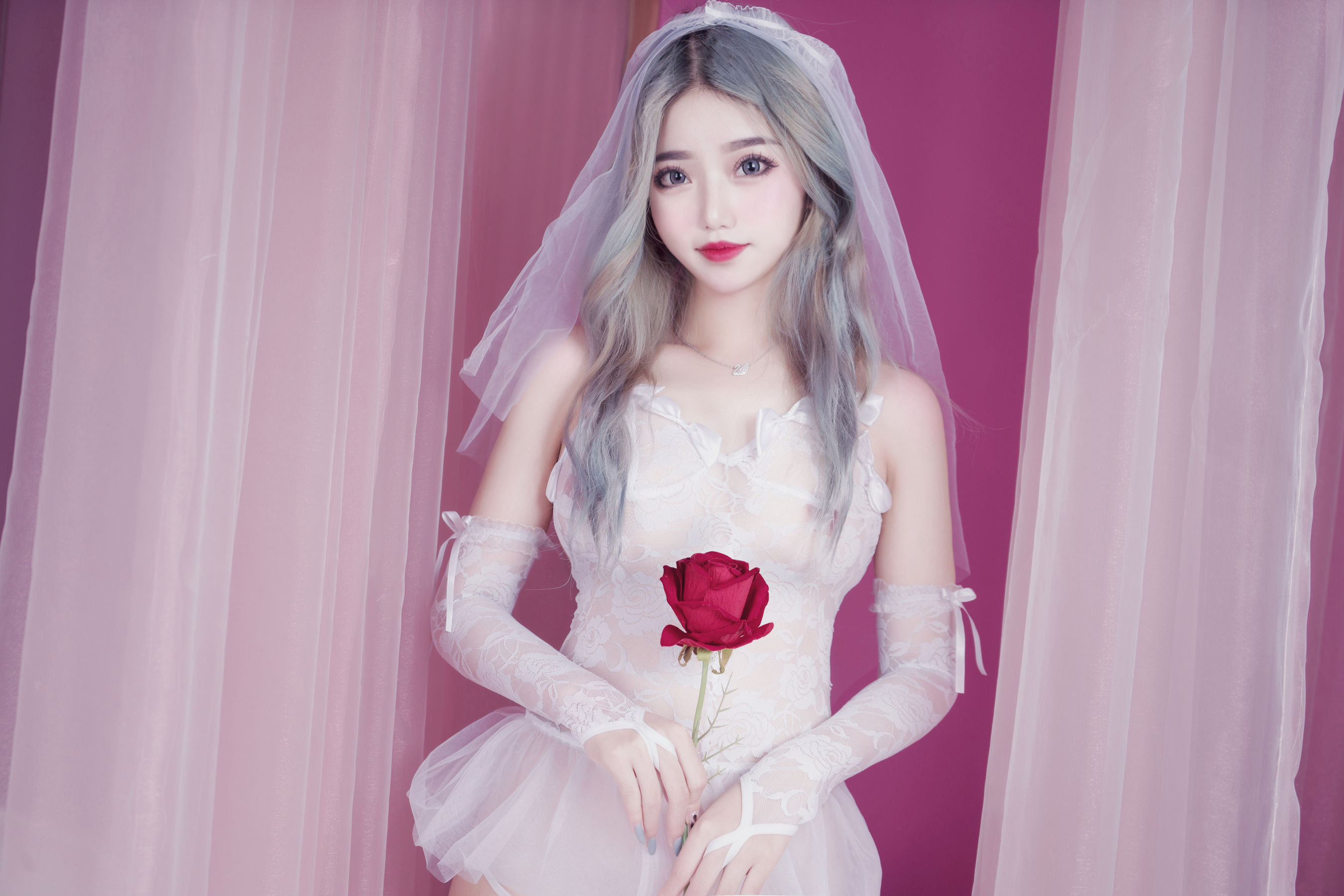 [福利COS] eloise软软 - 入水蕾丝