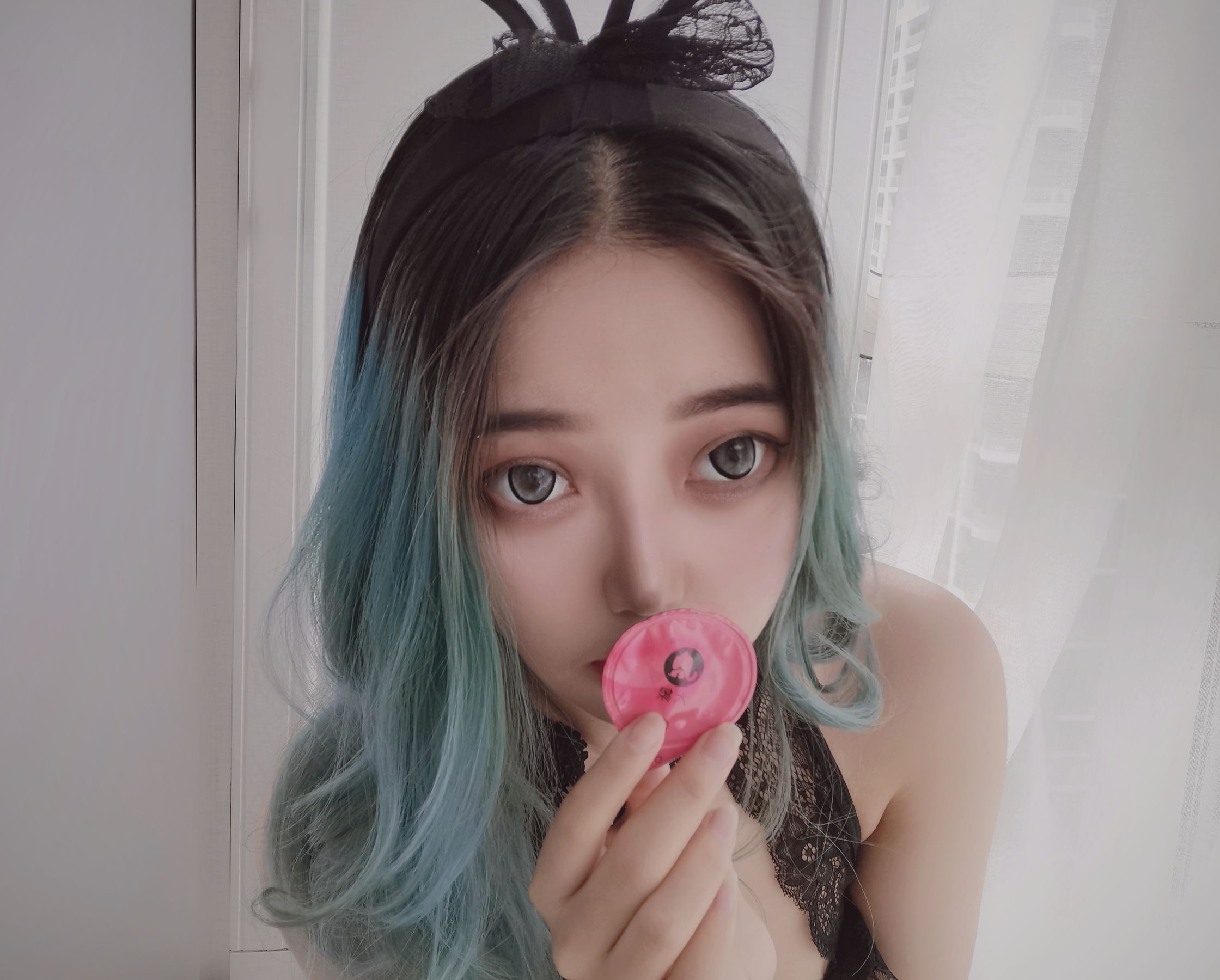 [福利COS] eloise软软 - 小粉盒黑兔子
