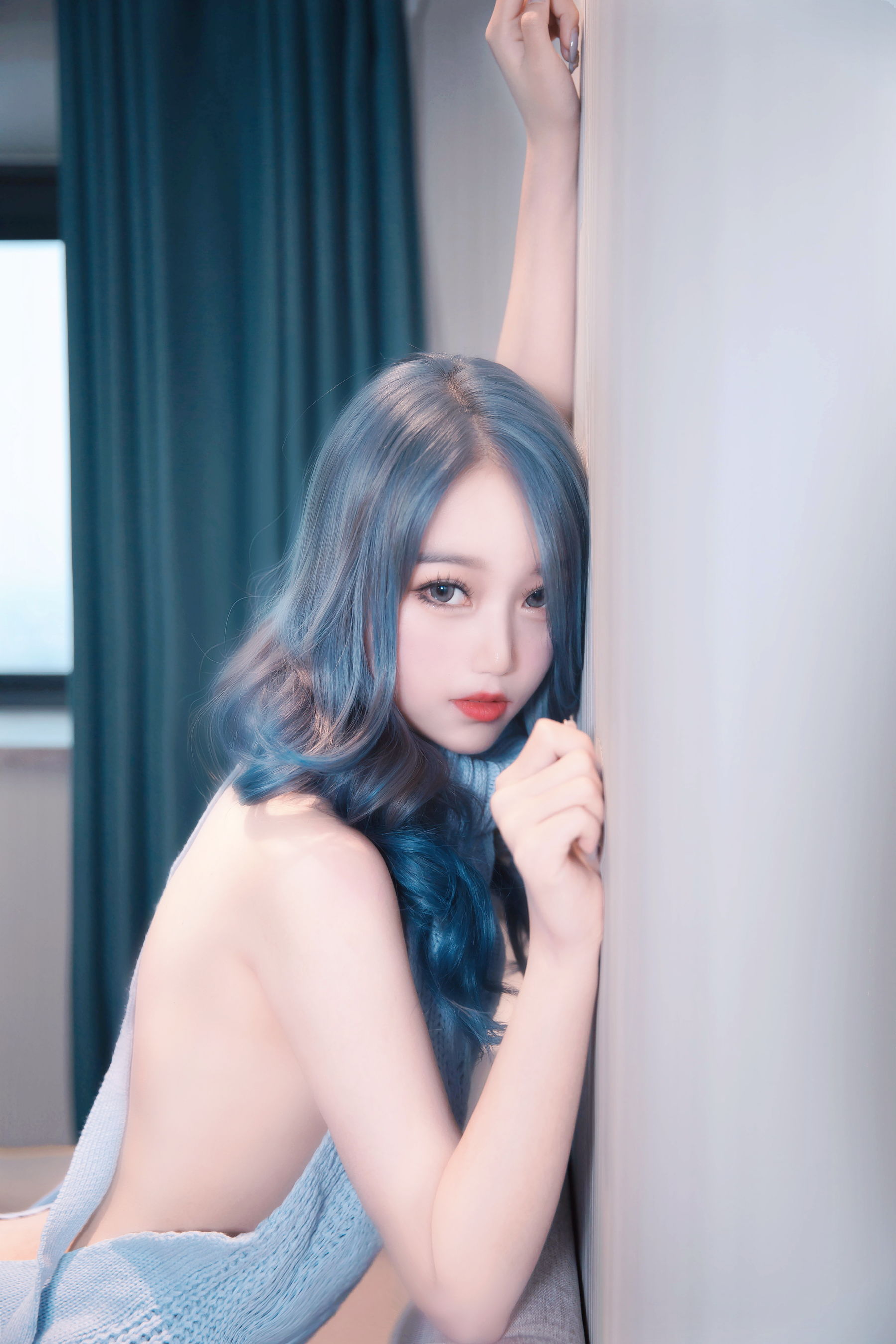 [福利COS] eloise软软 - 毛衣少女