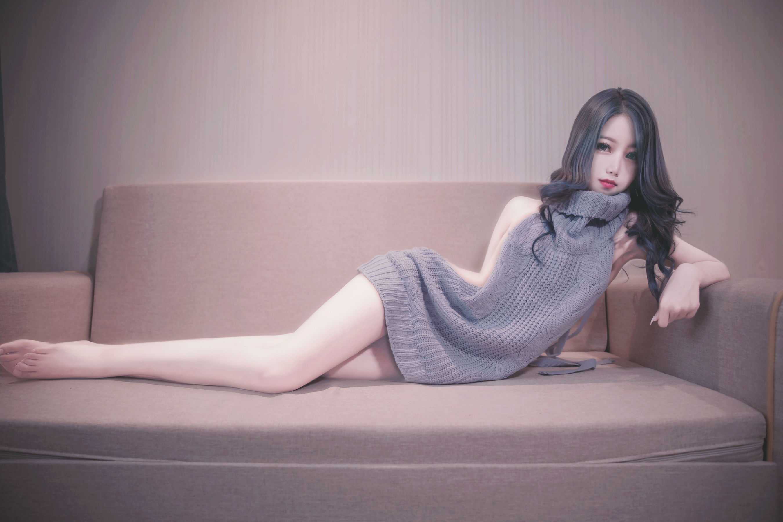 [福利COS] eloise软软 - 毛衣少女
