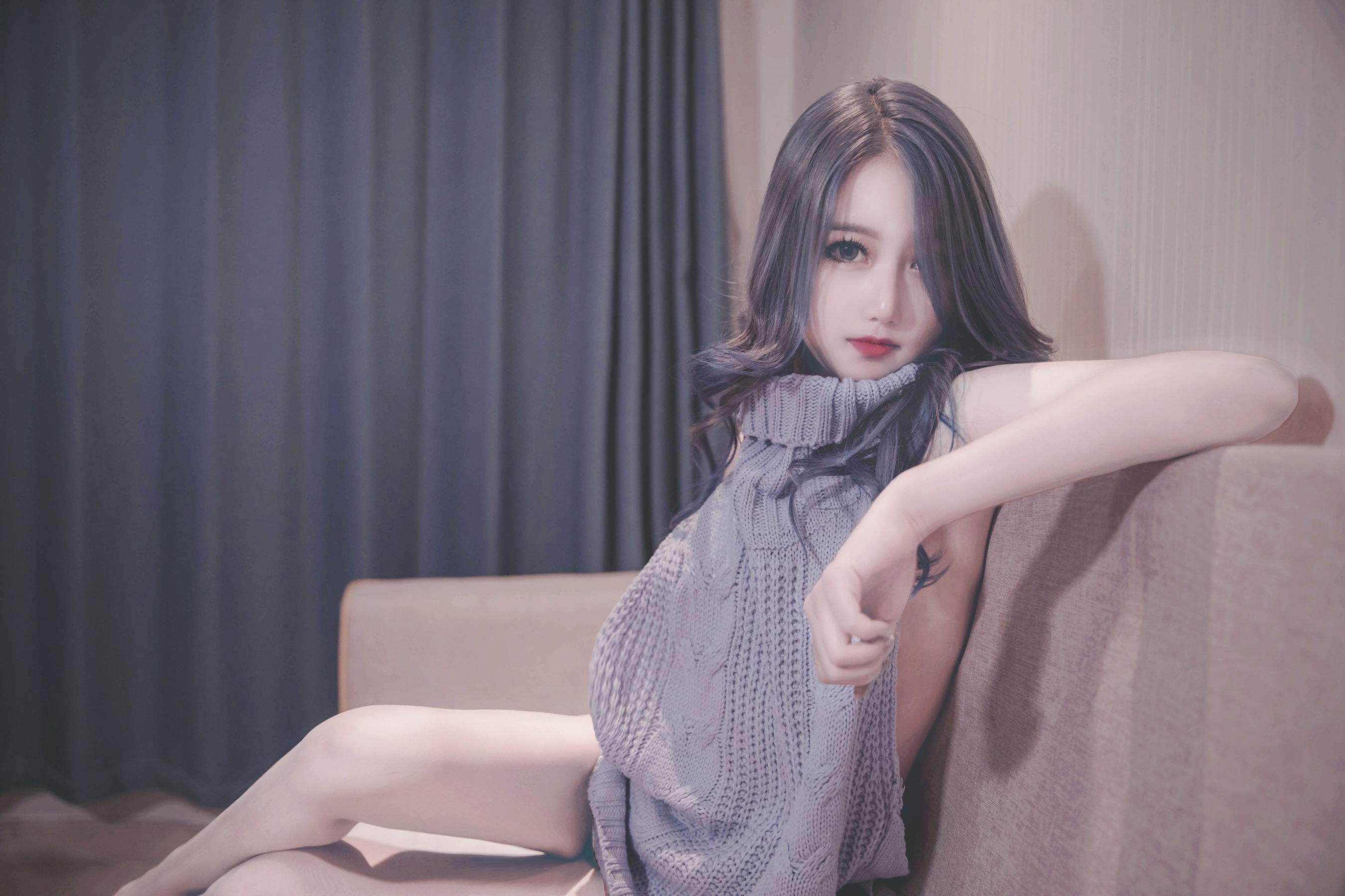 [福利COS] eloise软软 - 毛衣少女