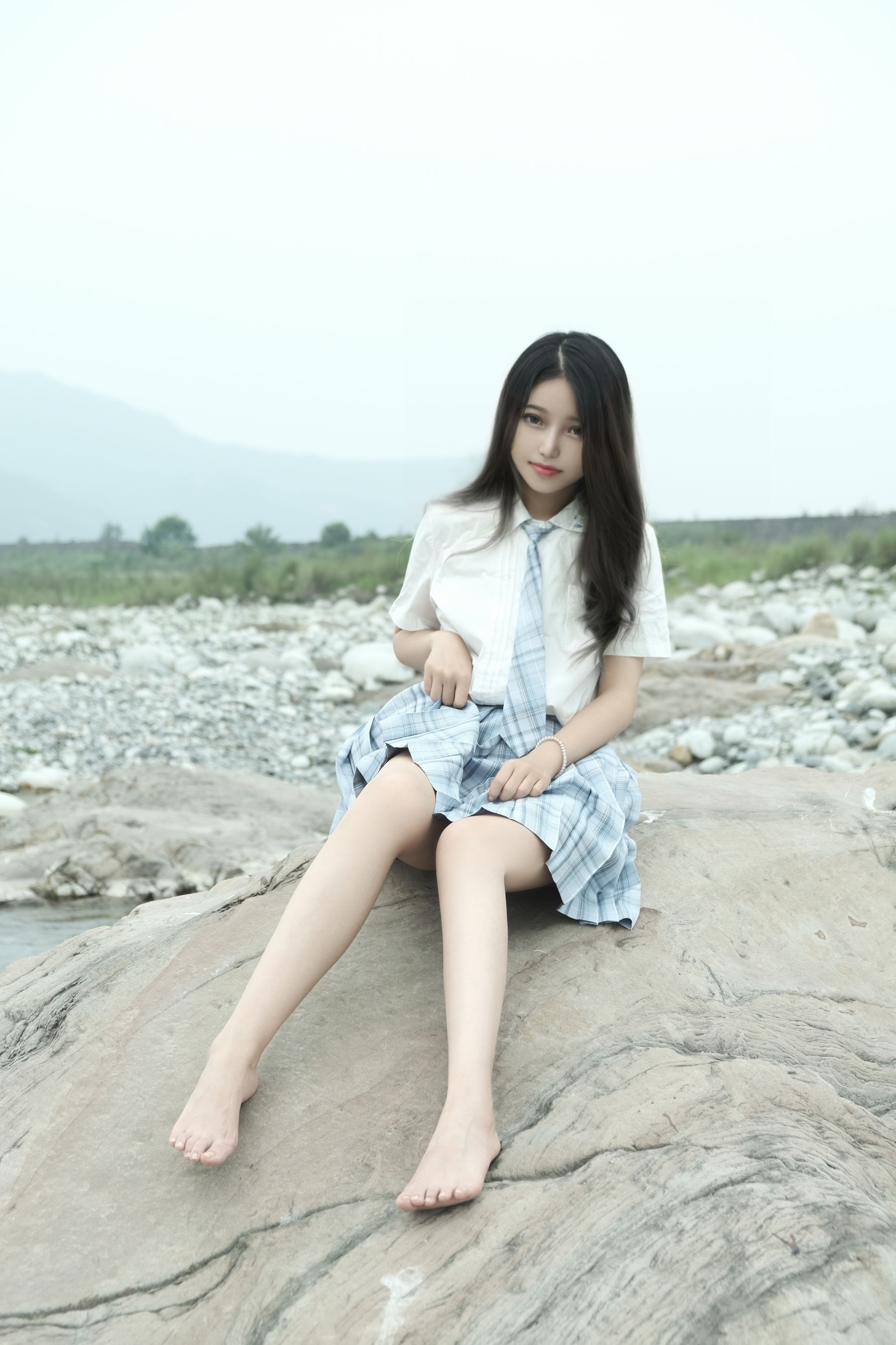 [福利COS] eloise软软 - 河边JK