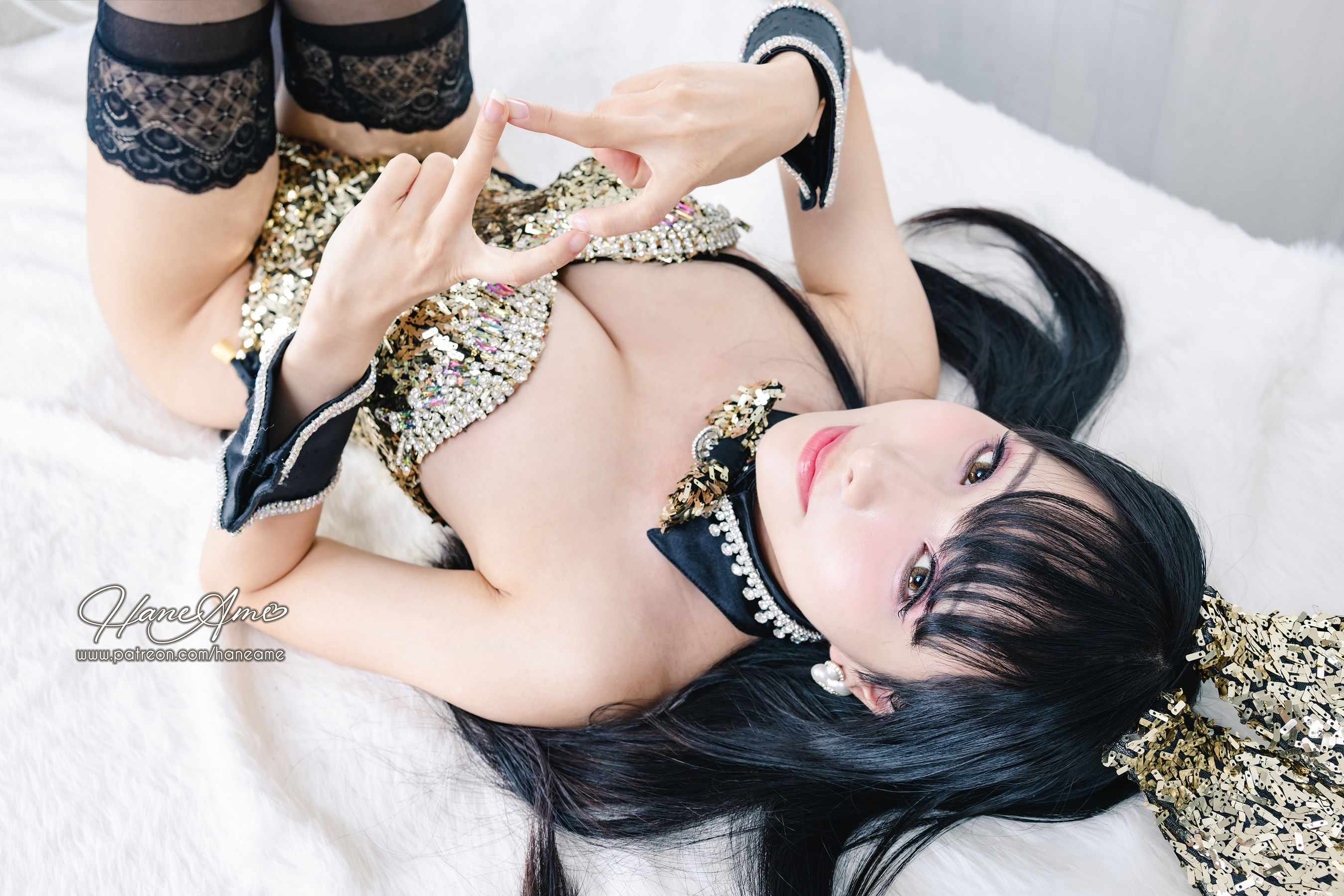[福利COS] Hane Ame 雨波写真 - Original Dazzling Bunny 金炫兔女郎
