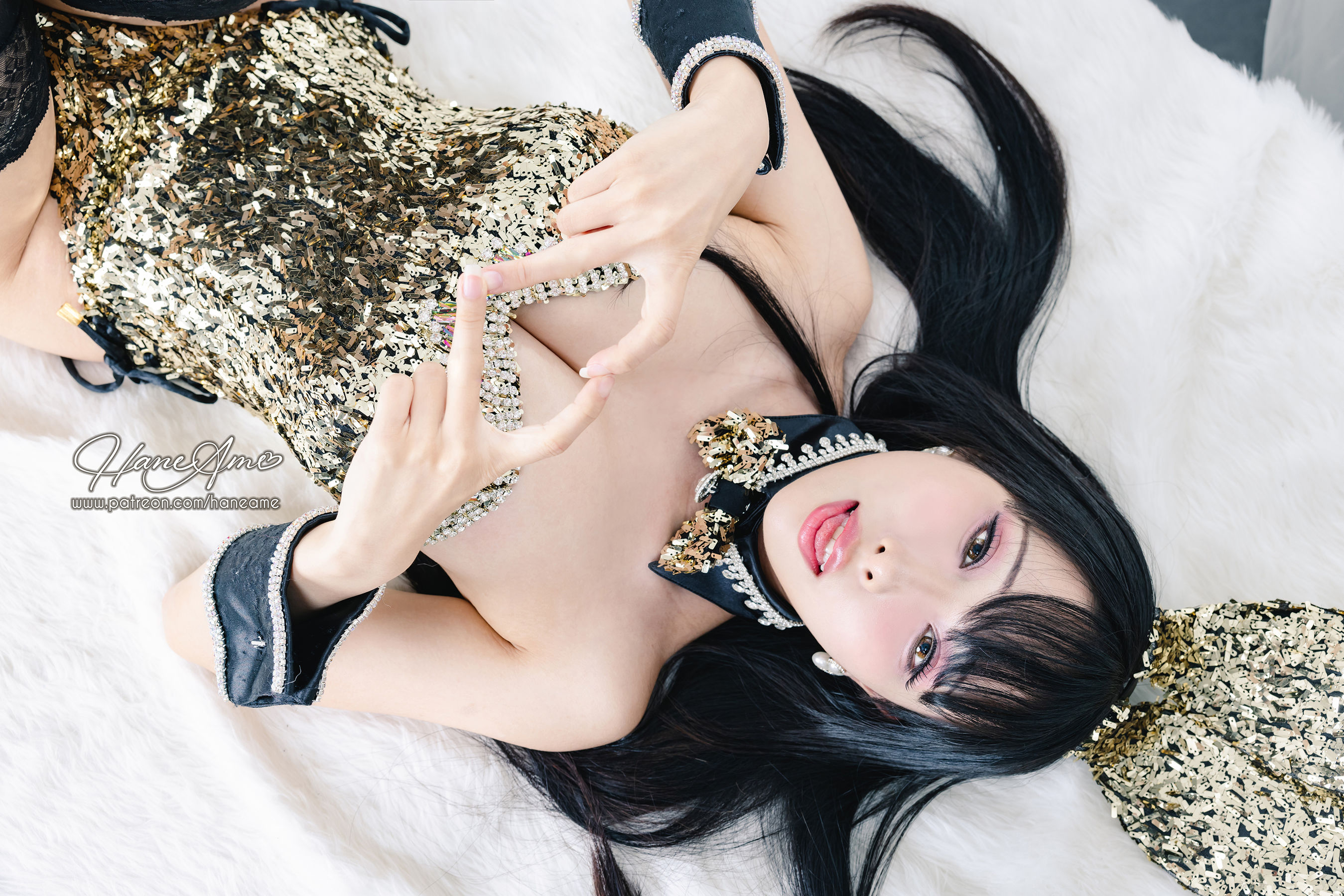 [福利COS] Hane Ame 雨波写真 - Original Dazzling Bunny 金炫兔女郎