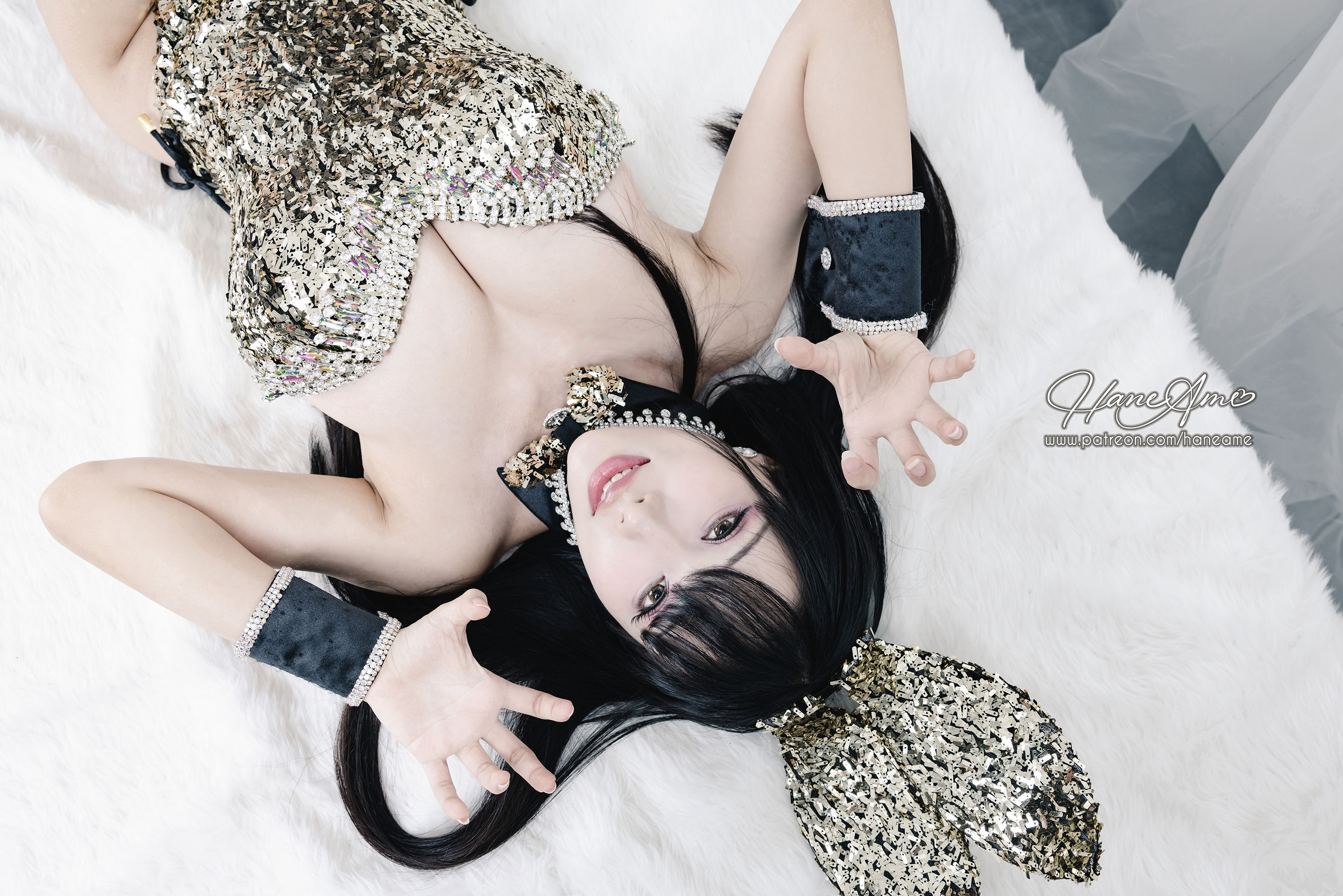 [福利COS] Hane Ame 雨波写真 - Original Dazzling Bunny 金炫兔女郎