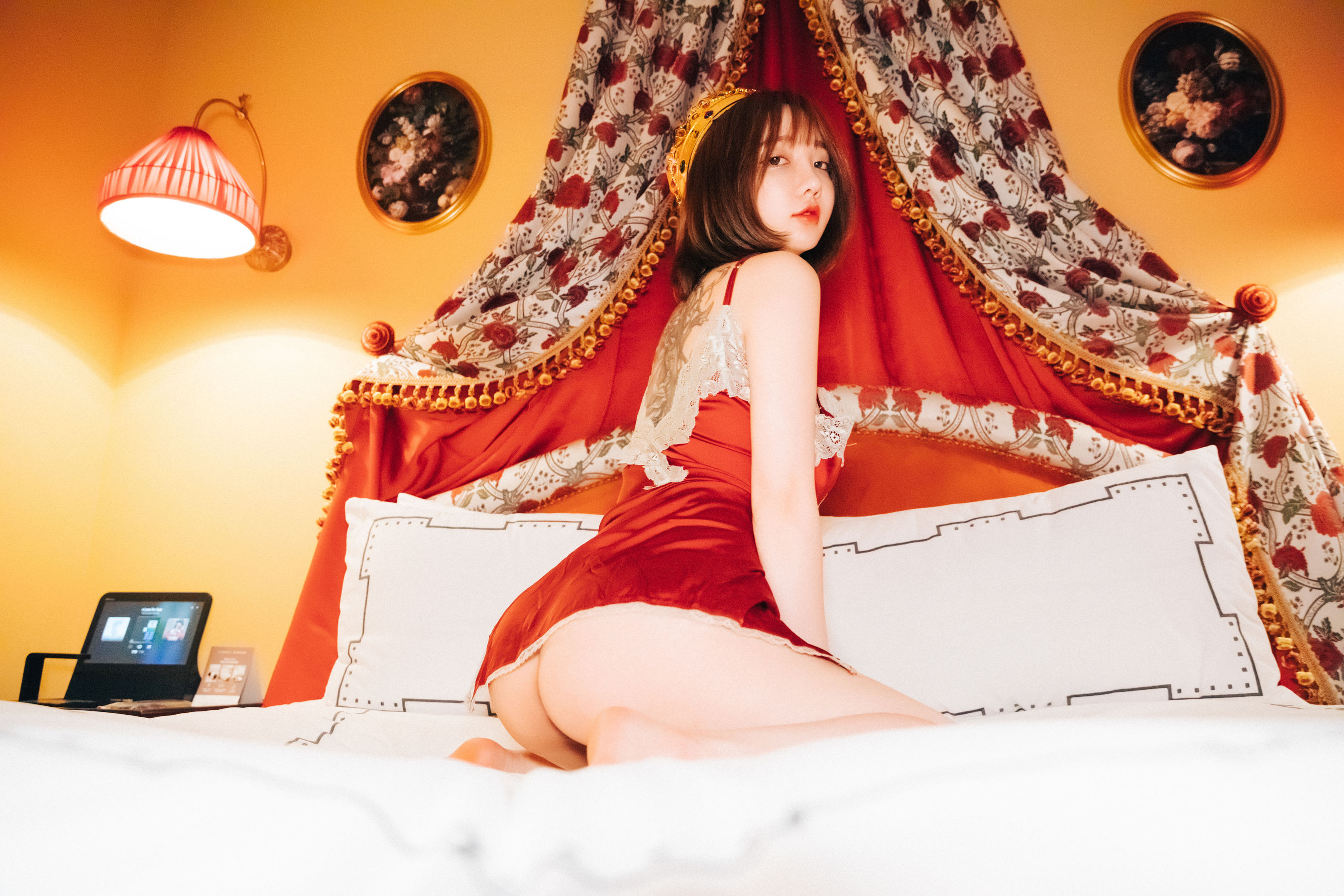 [福利COS] LOOZY YeEun – Halloqueen