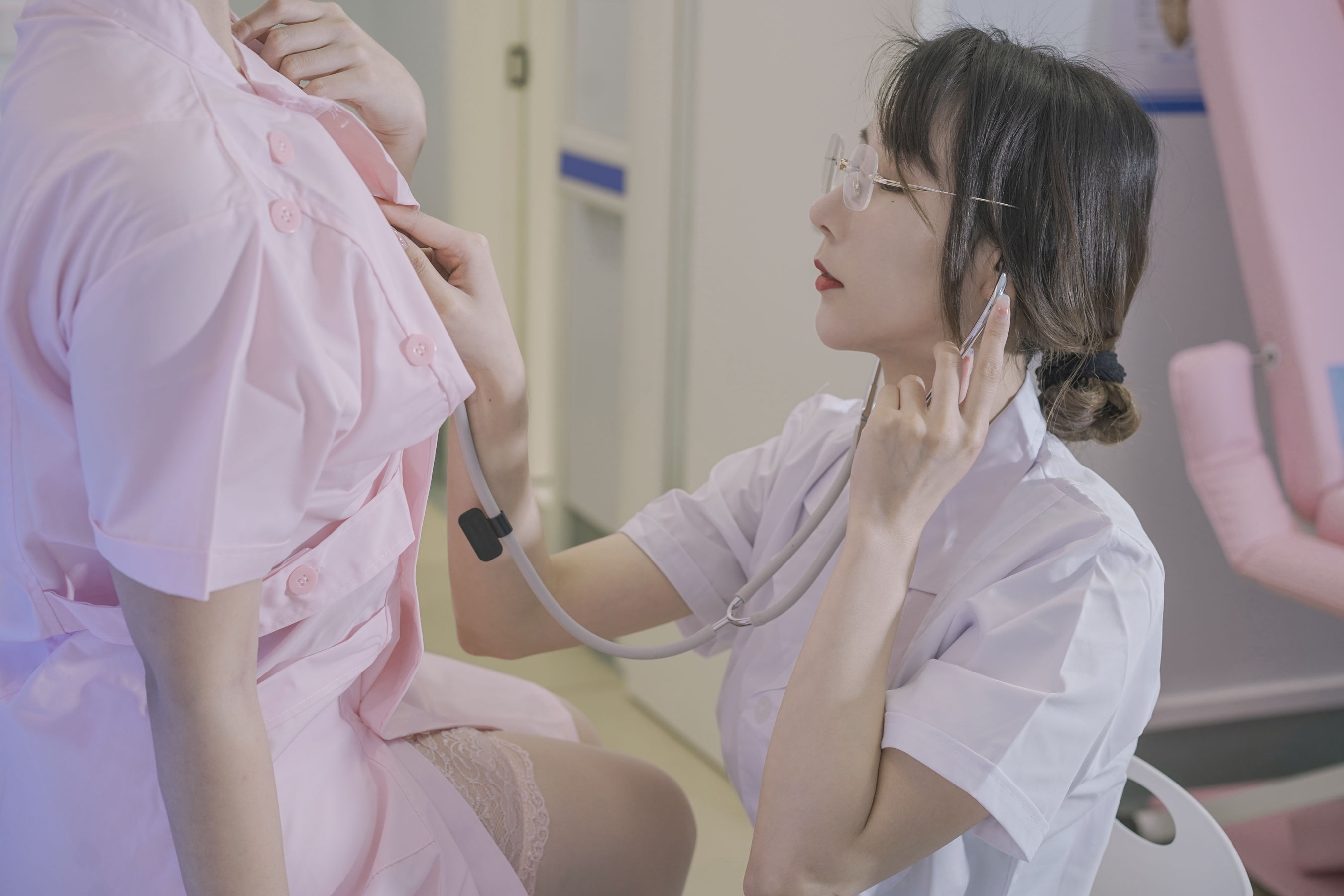 [福利COS] 云溪溪&奶桃桃 N47医护