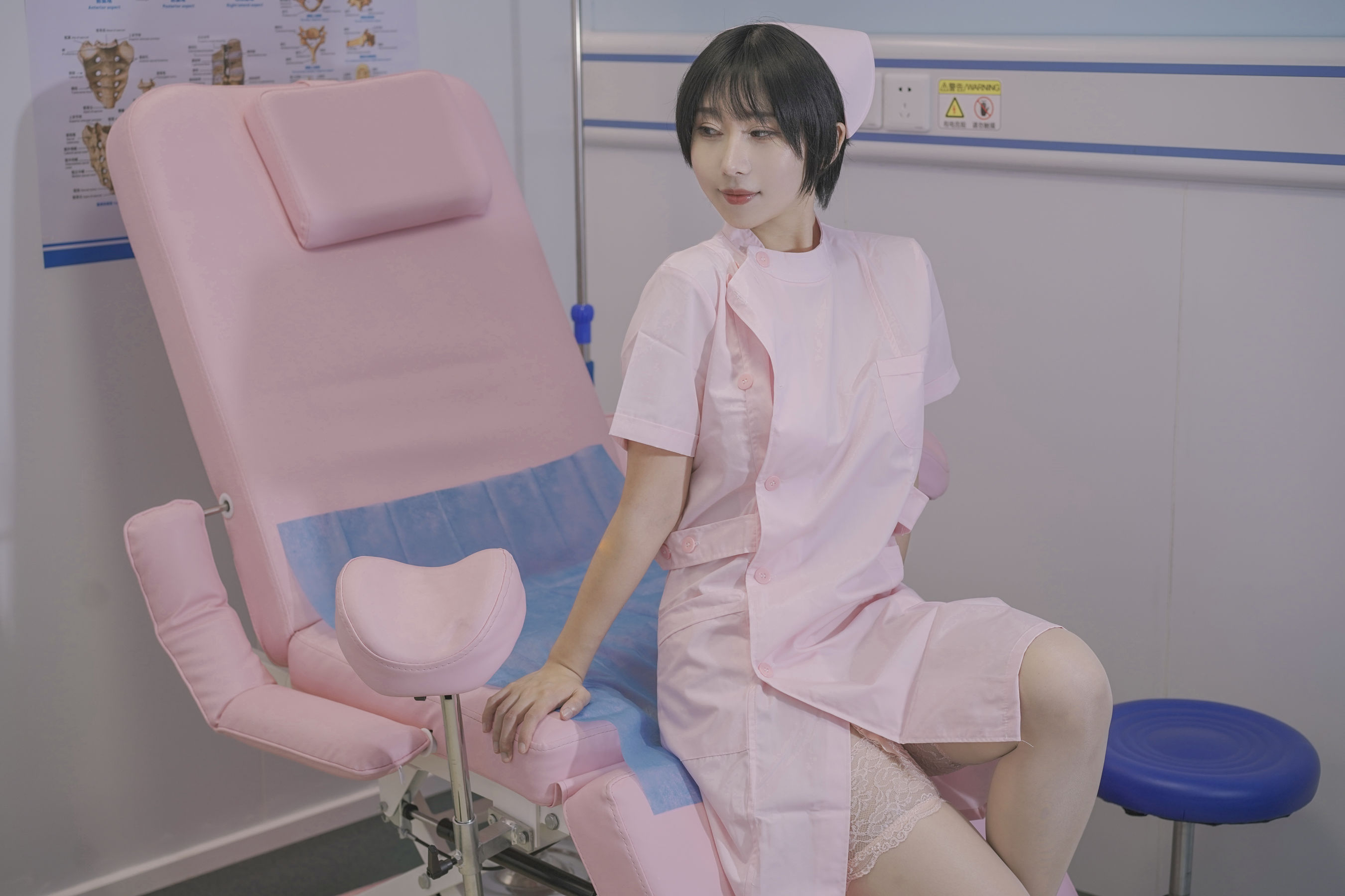 [福利COS] 云溪溪&奶桃桃 N47医护