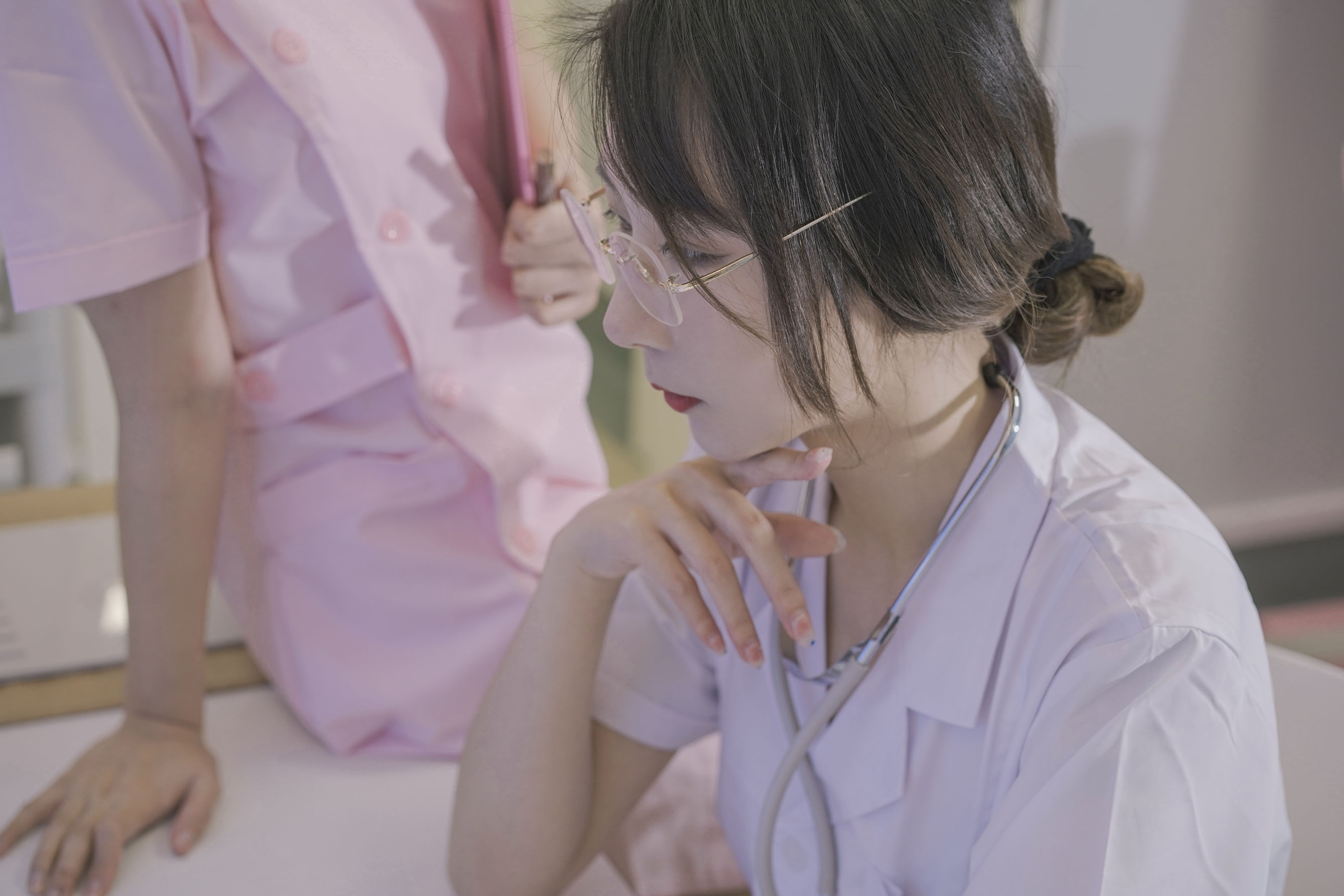 [福利COS] 云溪溪&奶桃桃 N47医护