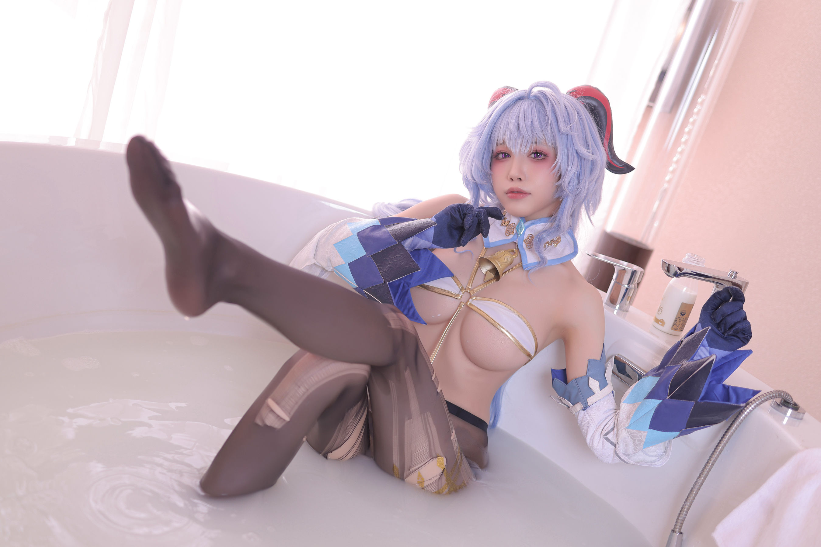 [福利COS] 动漫博主水淼aqua - 甘雨
