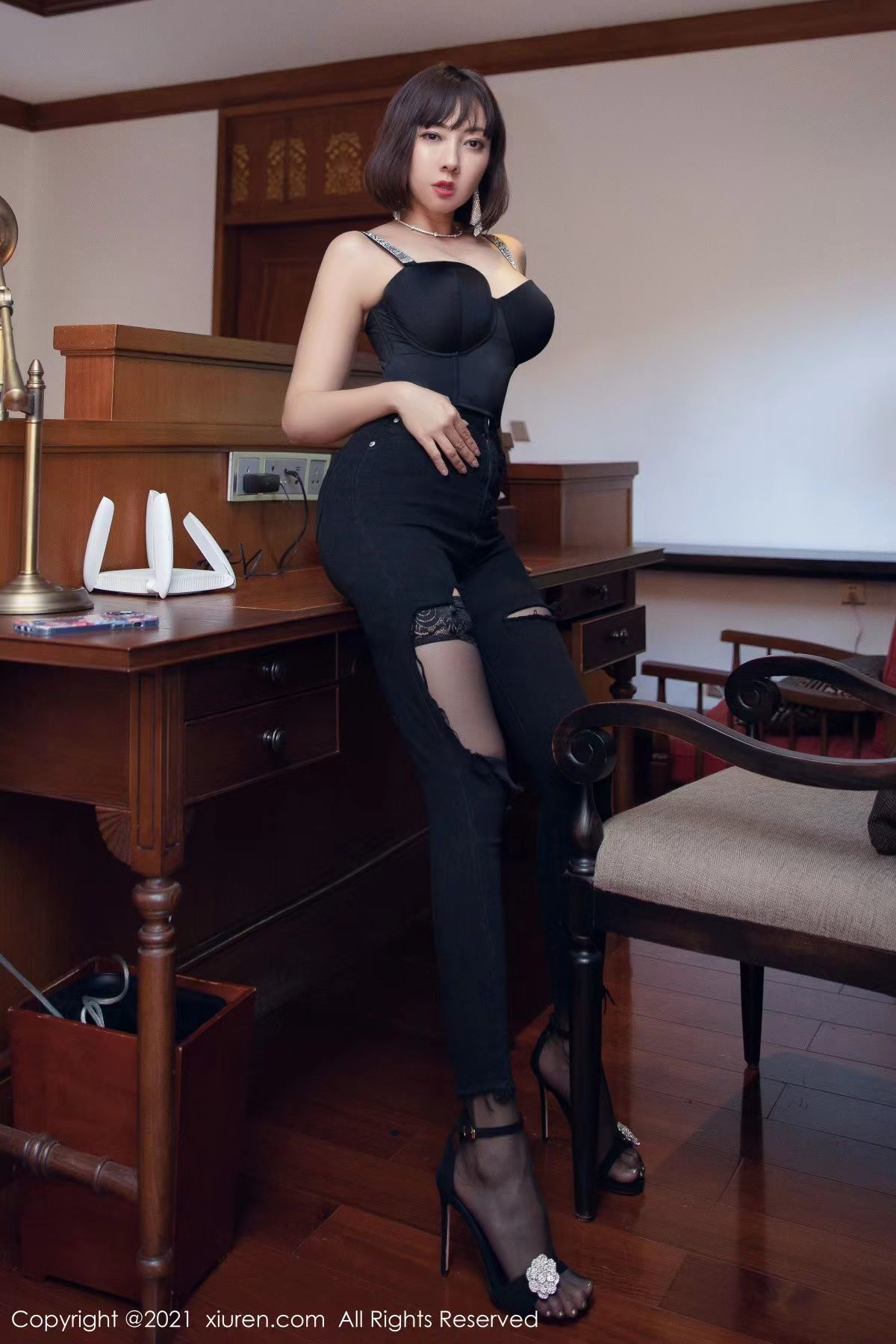 [福利COS] 果儿Victoria 微密圈视图合集